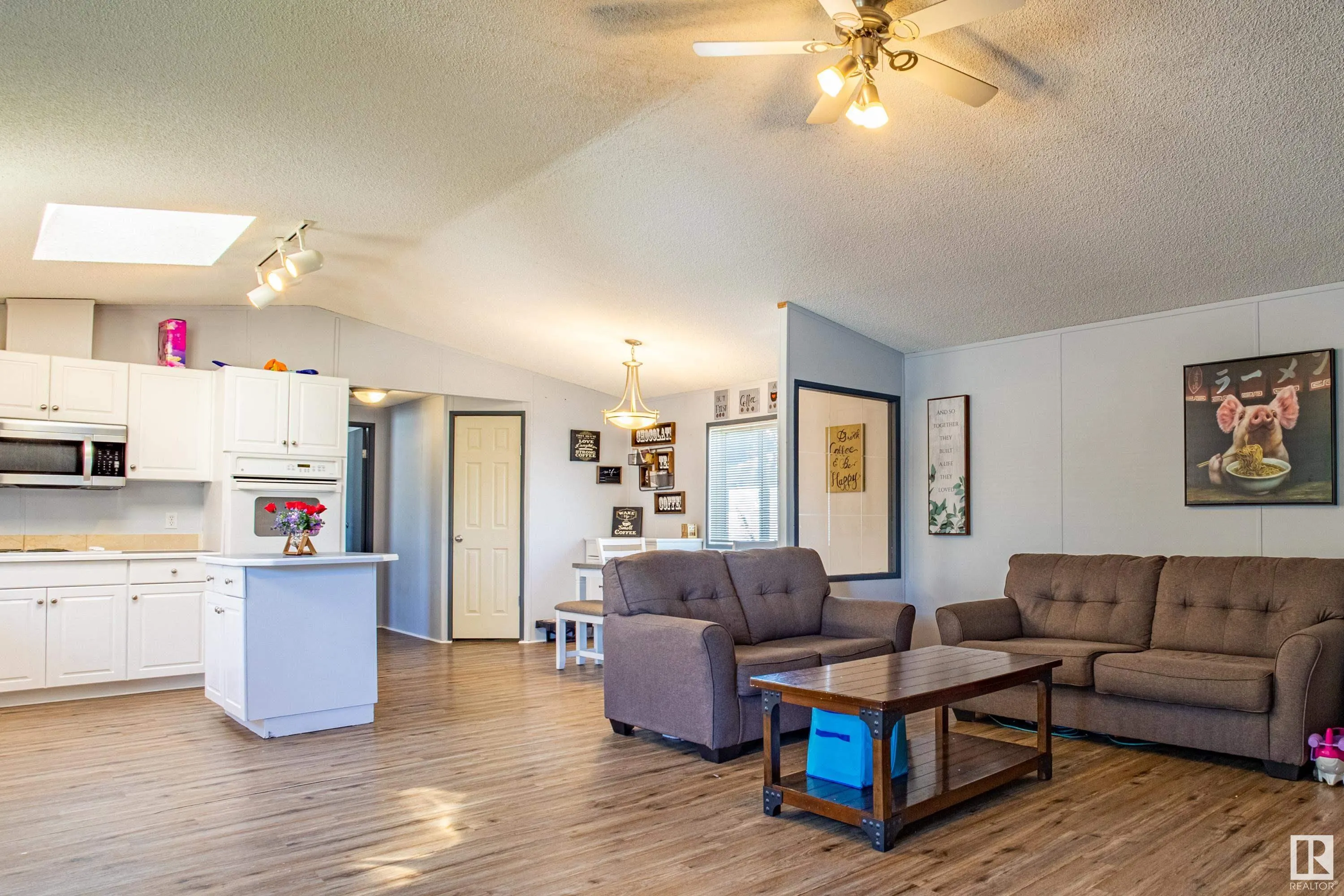 3018 Lakeview Drive