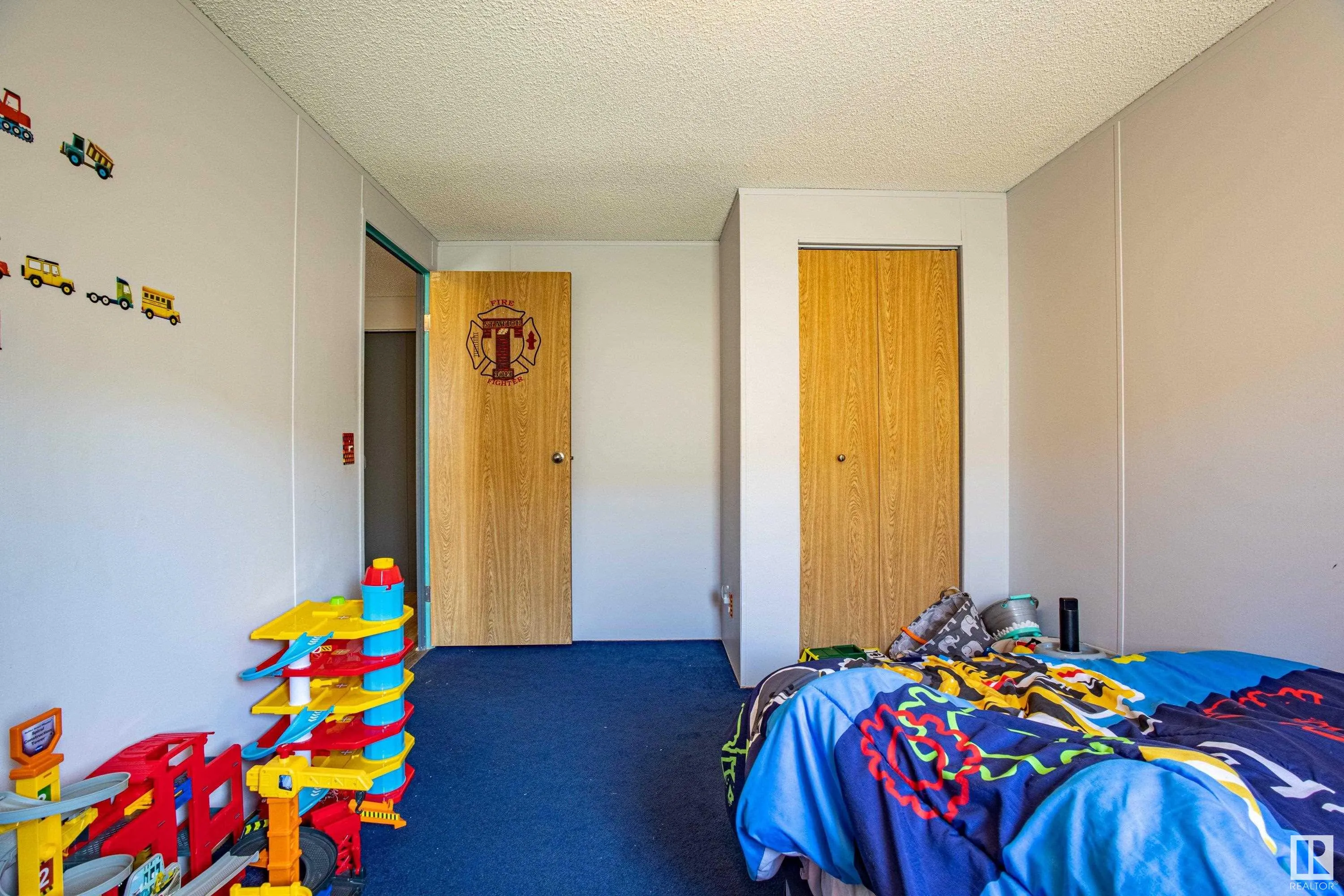 3018 Lakeview Drive