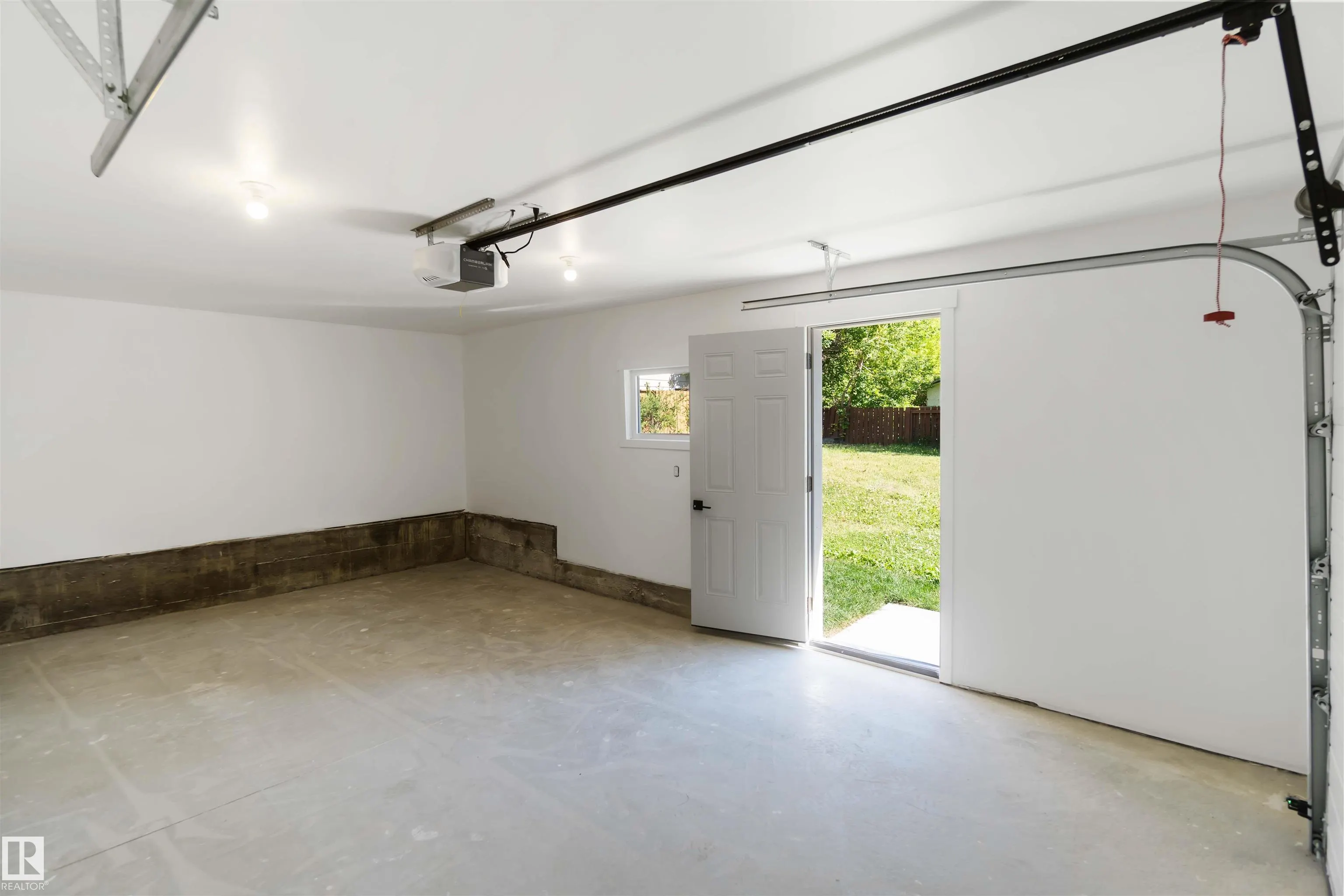 22 SUNNYSIDE Crescent