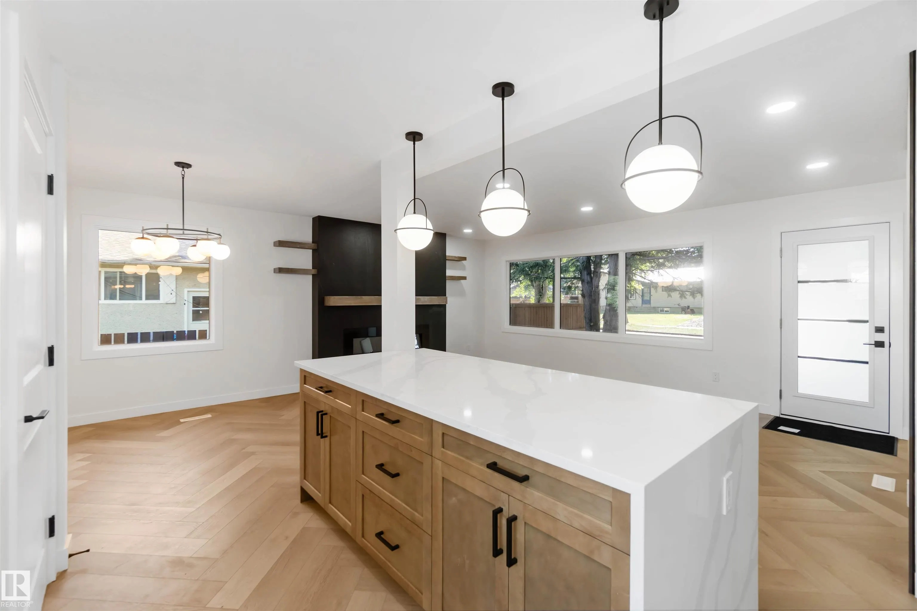 22 SUNNYSIDE Crescent