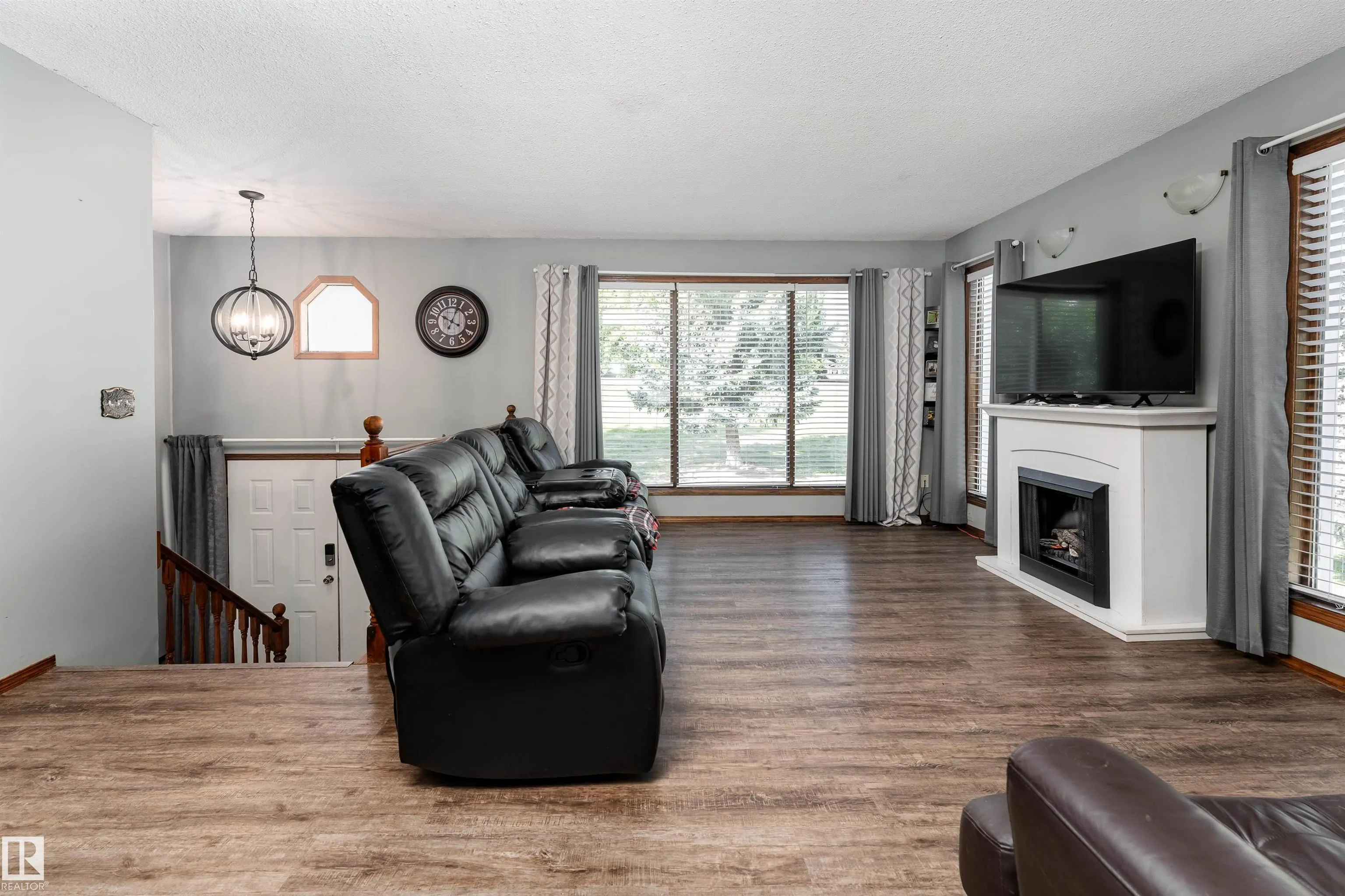 2228 PARKLAND Drive