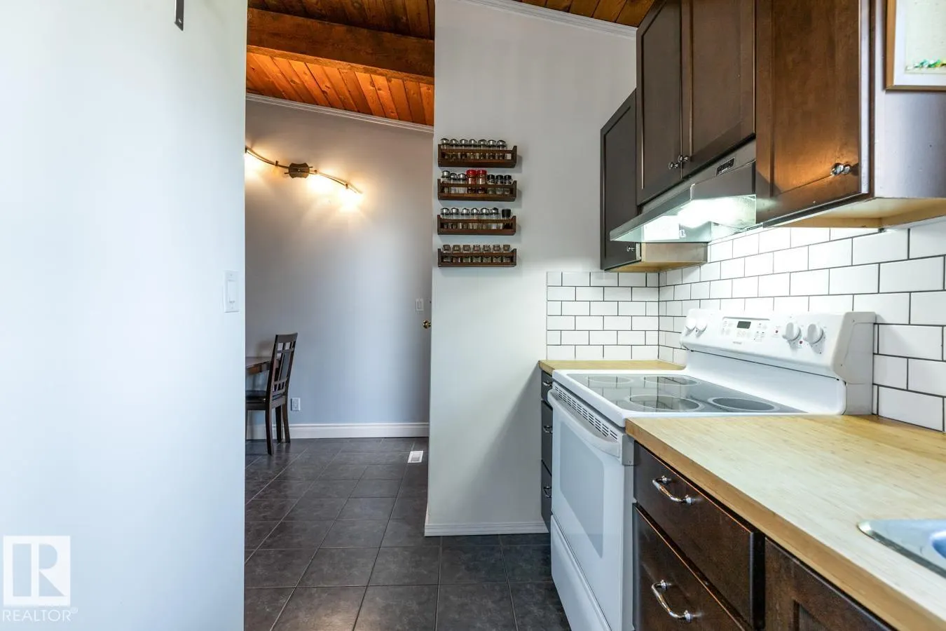 37 NORTHWOODS Village