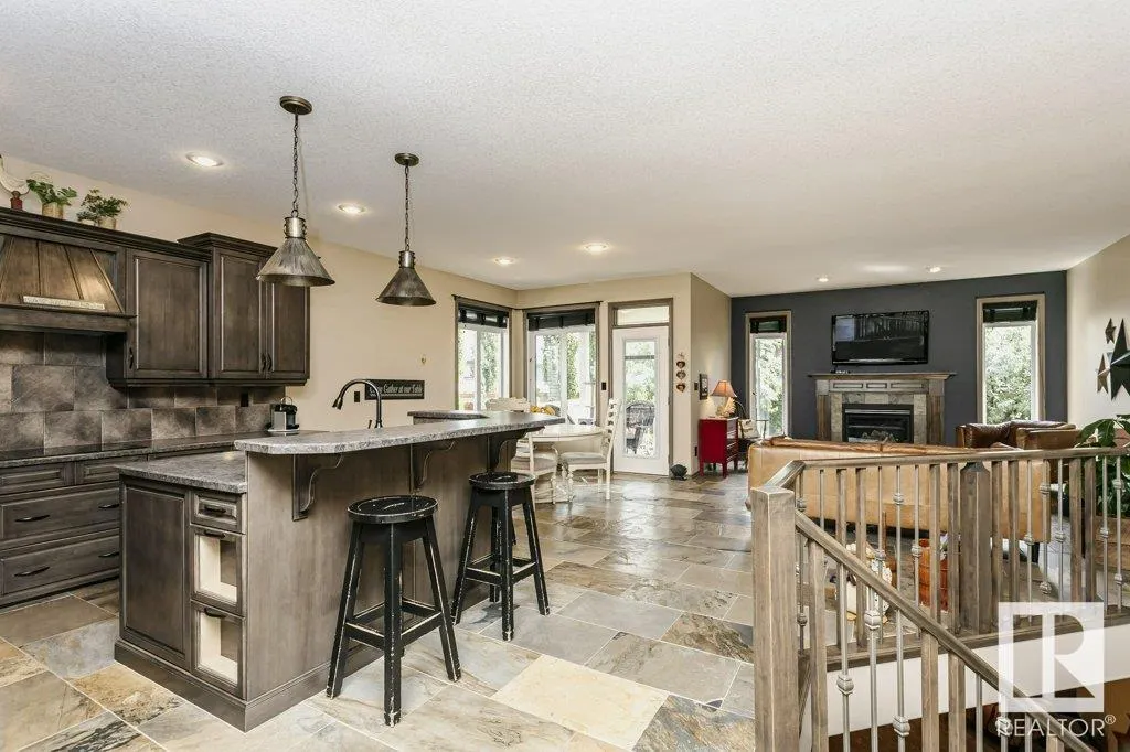 7 WALTERS Court