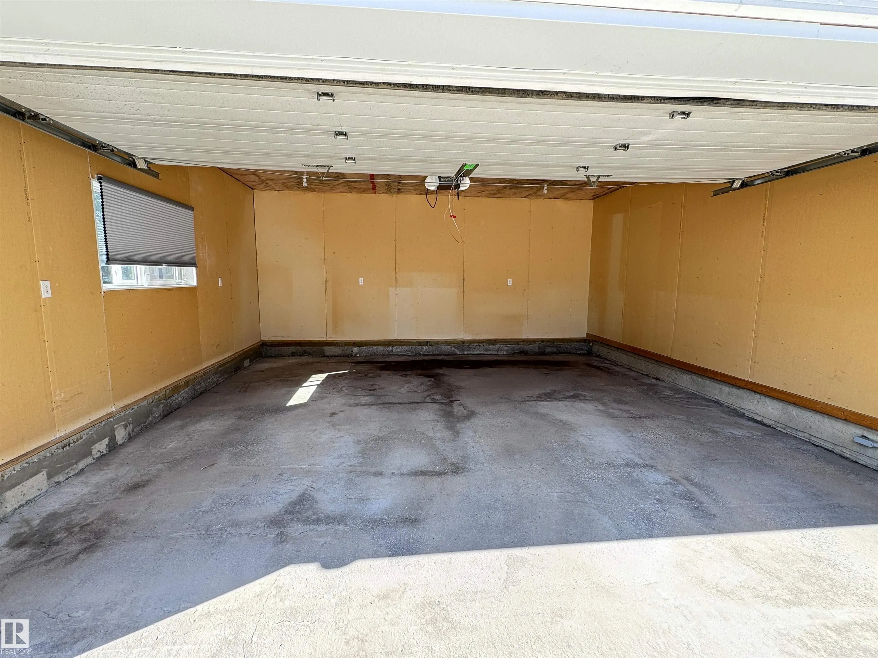 576 SAGE Crescent