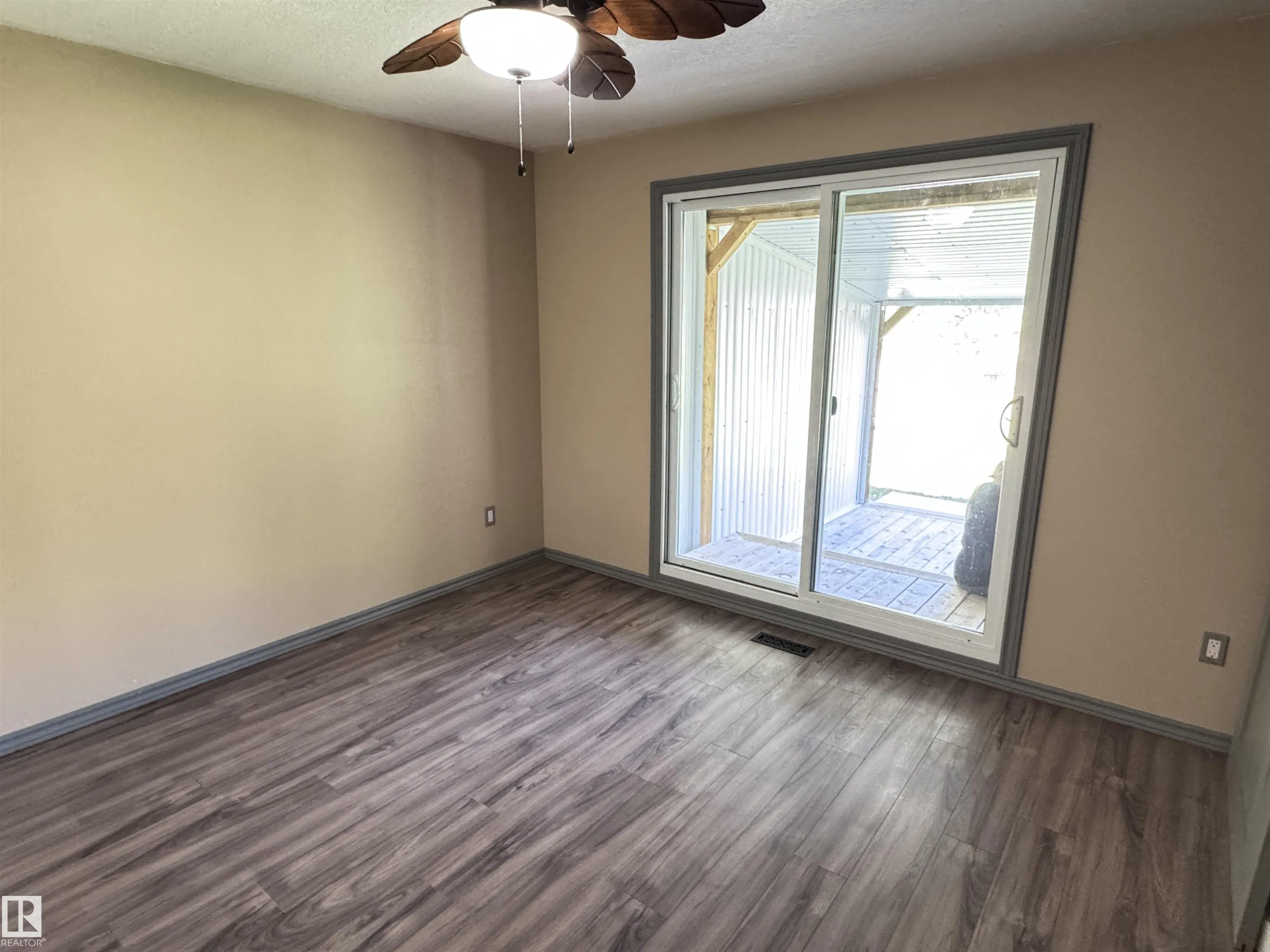 576 SAGE Crescent