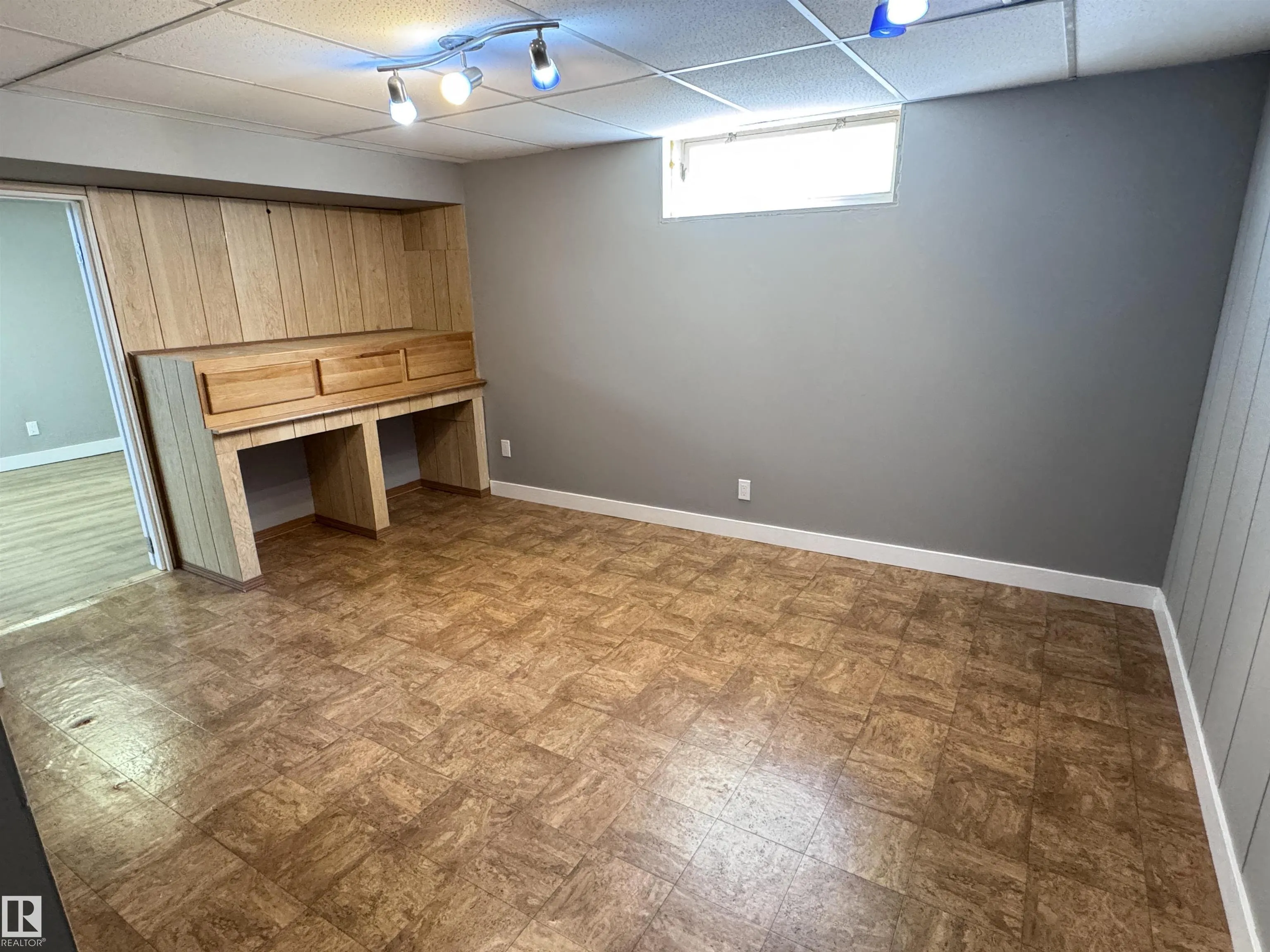 576 SAGE Crescent