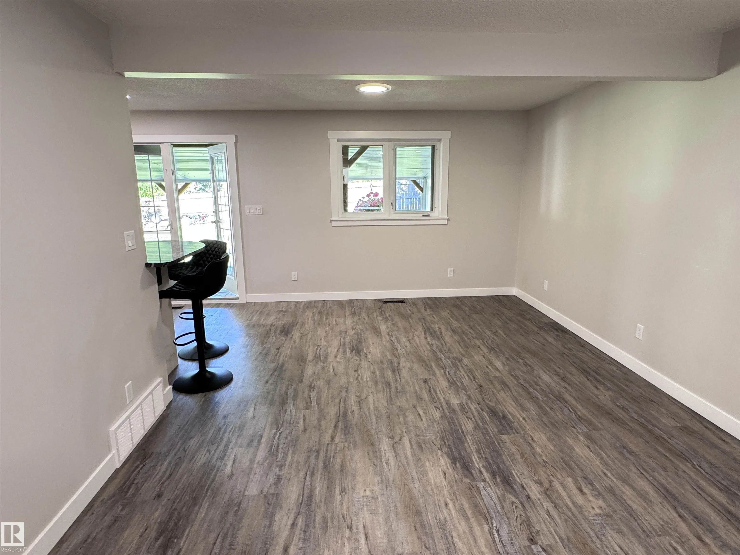 576 SAGE Crescent