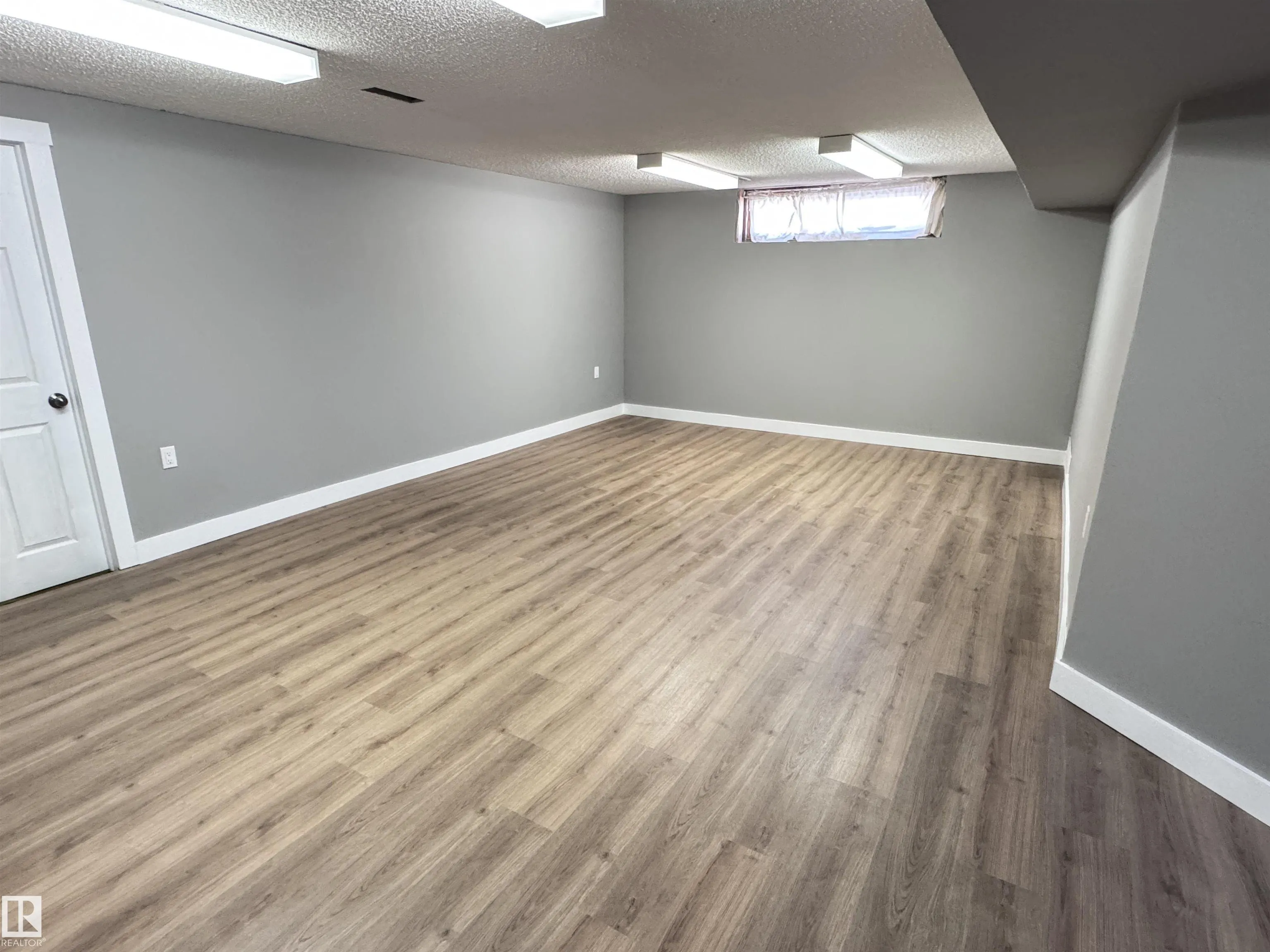 576 SAGE Crescent
