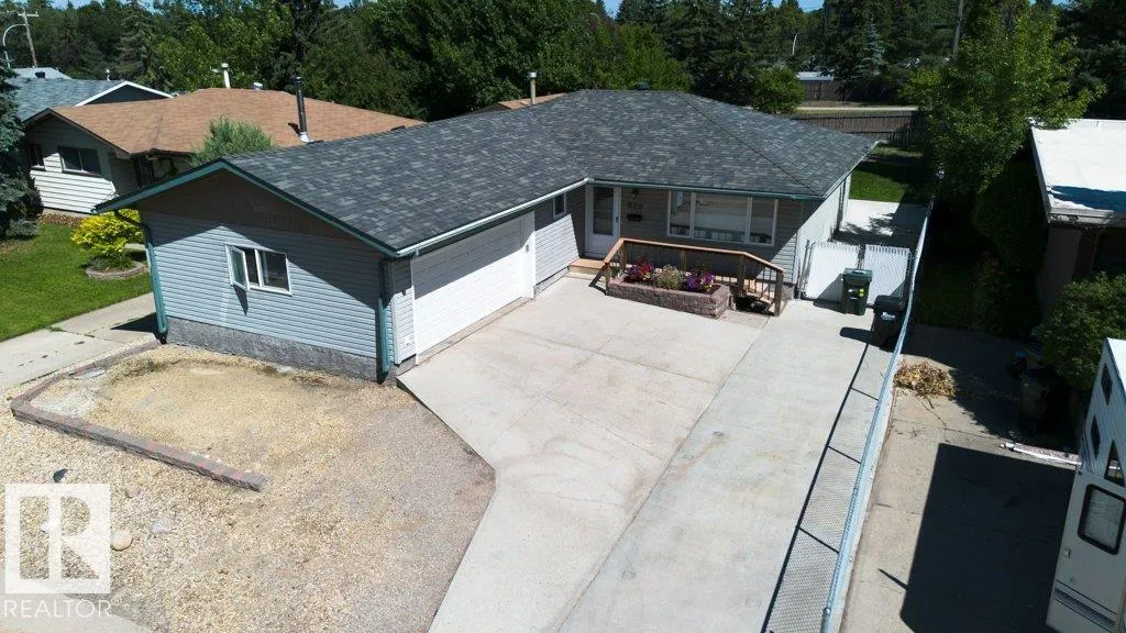 576 SAGE Crescent