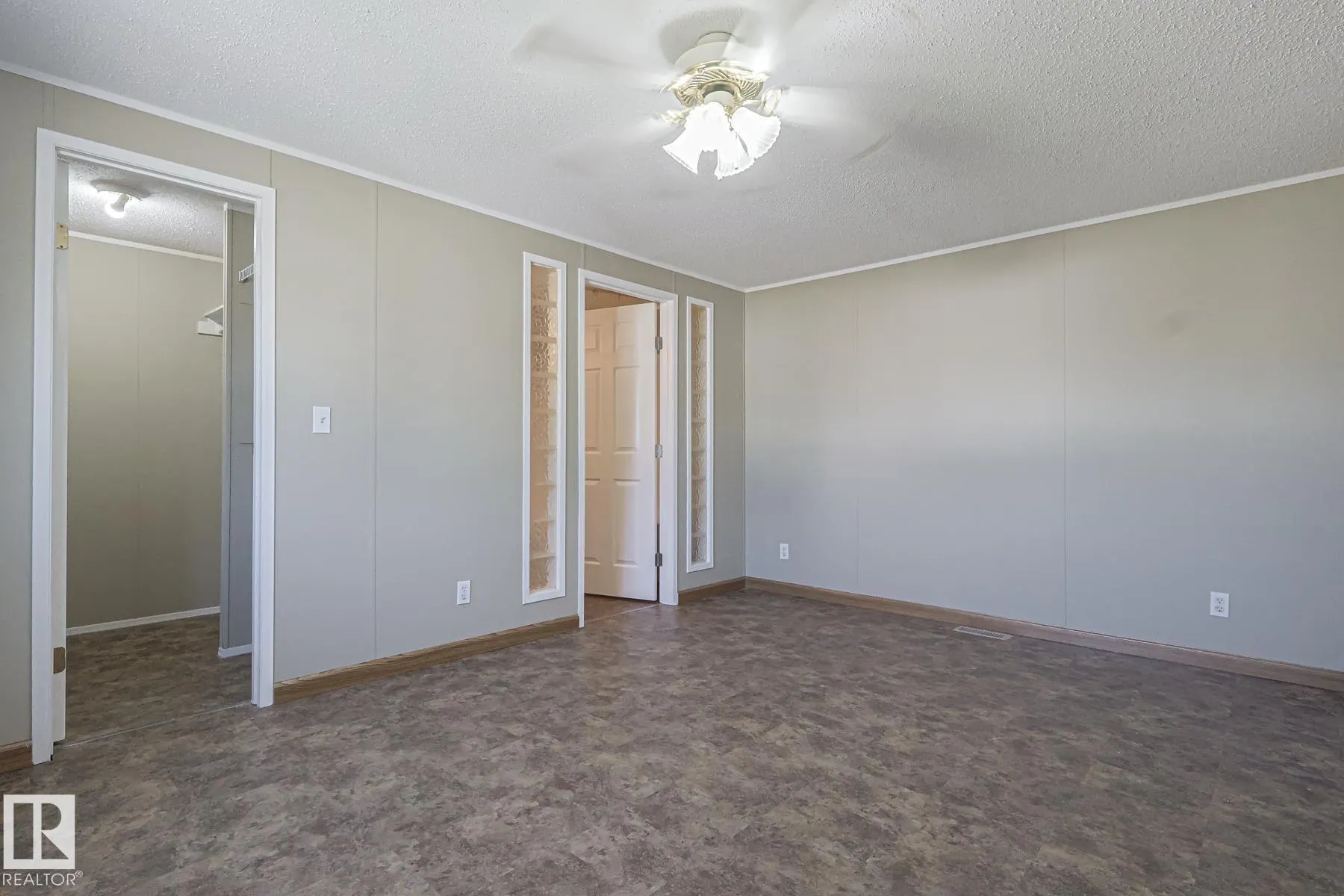 2903 Lakewood Drive