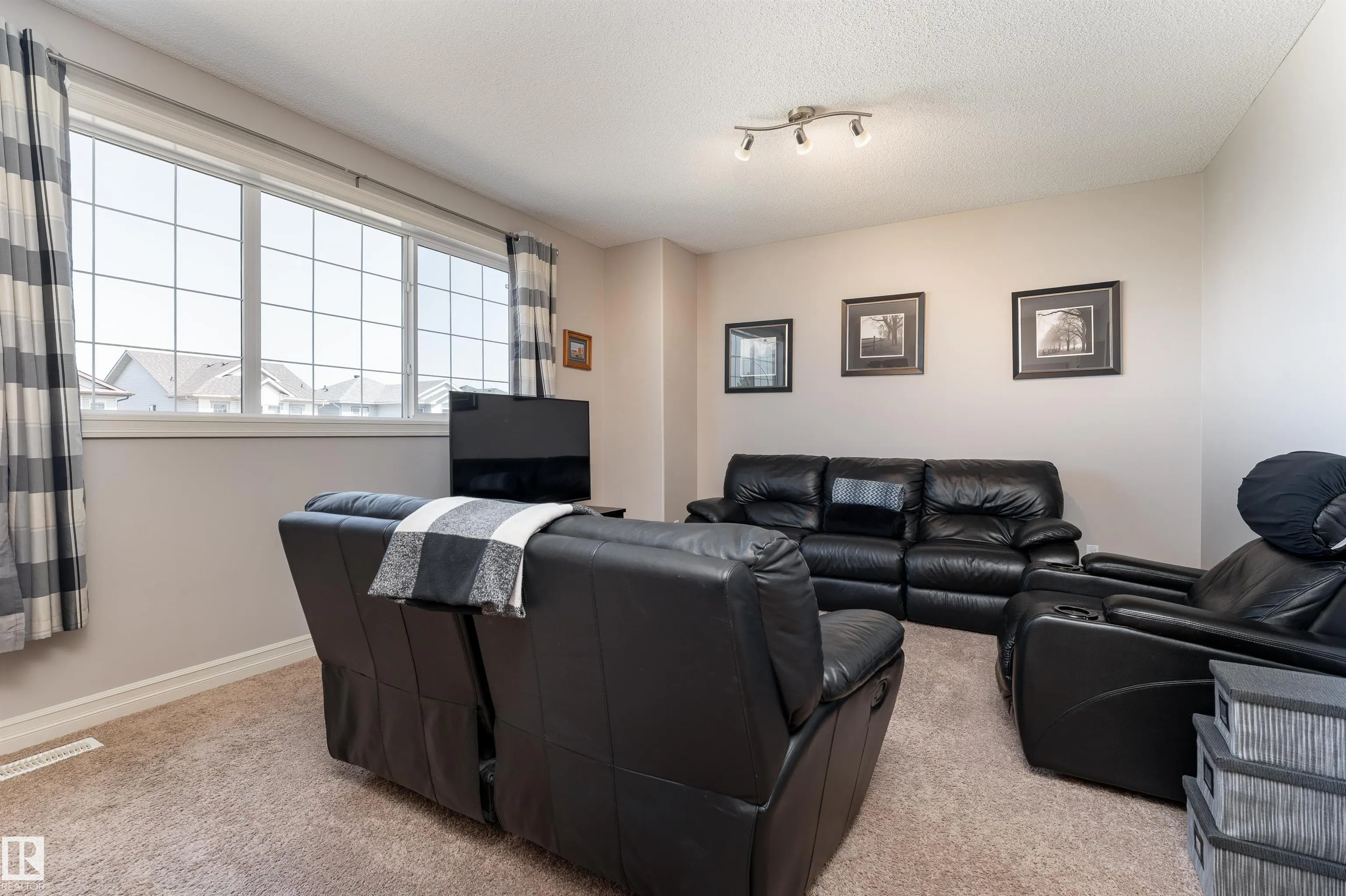 174 WOODBEND Way