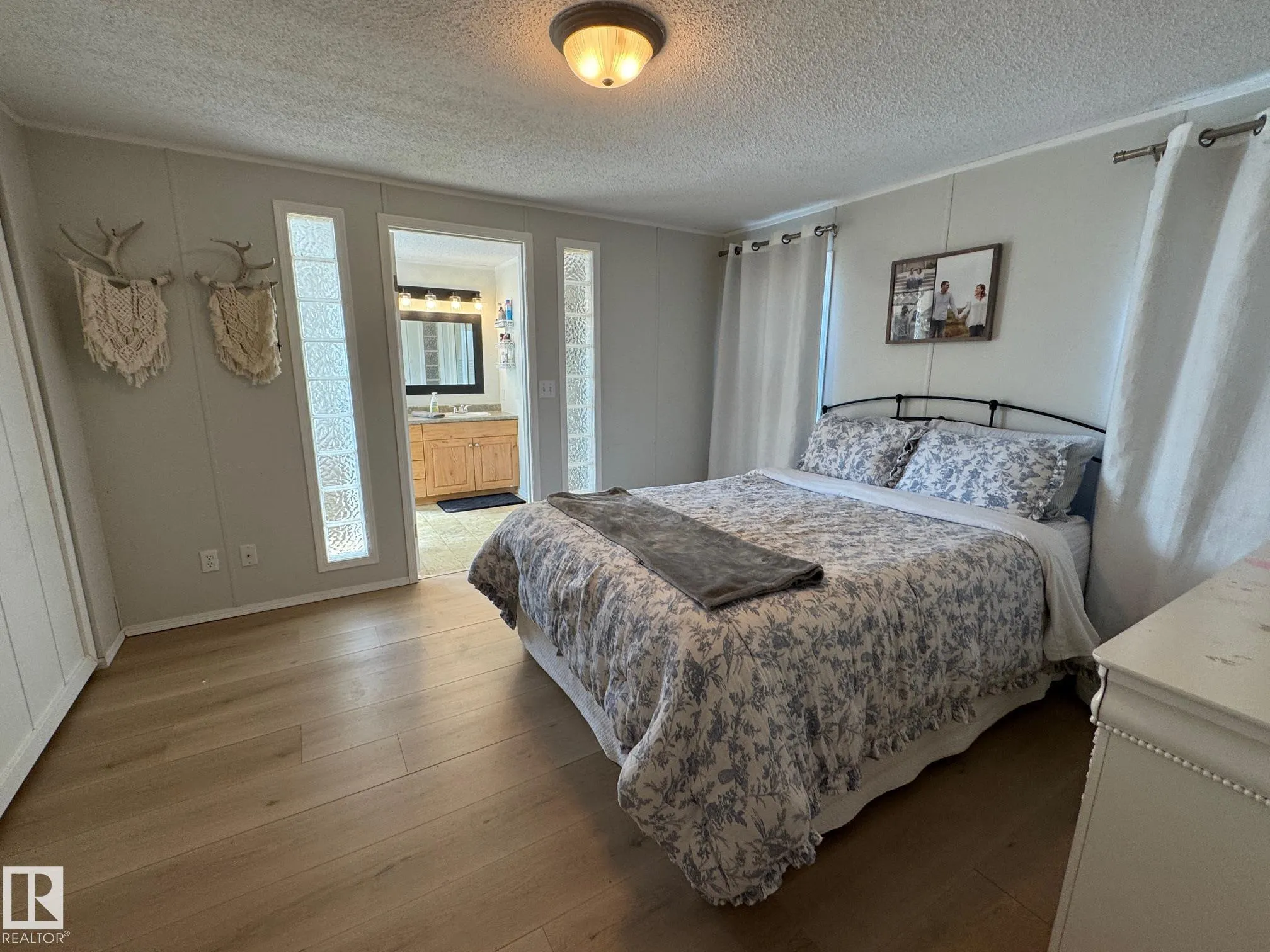 44 JUTLAND Crescent