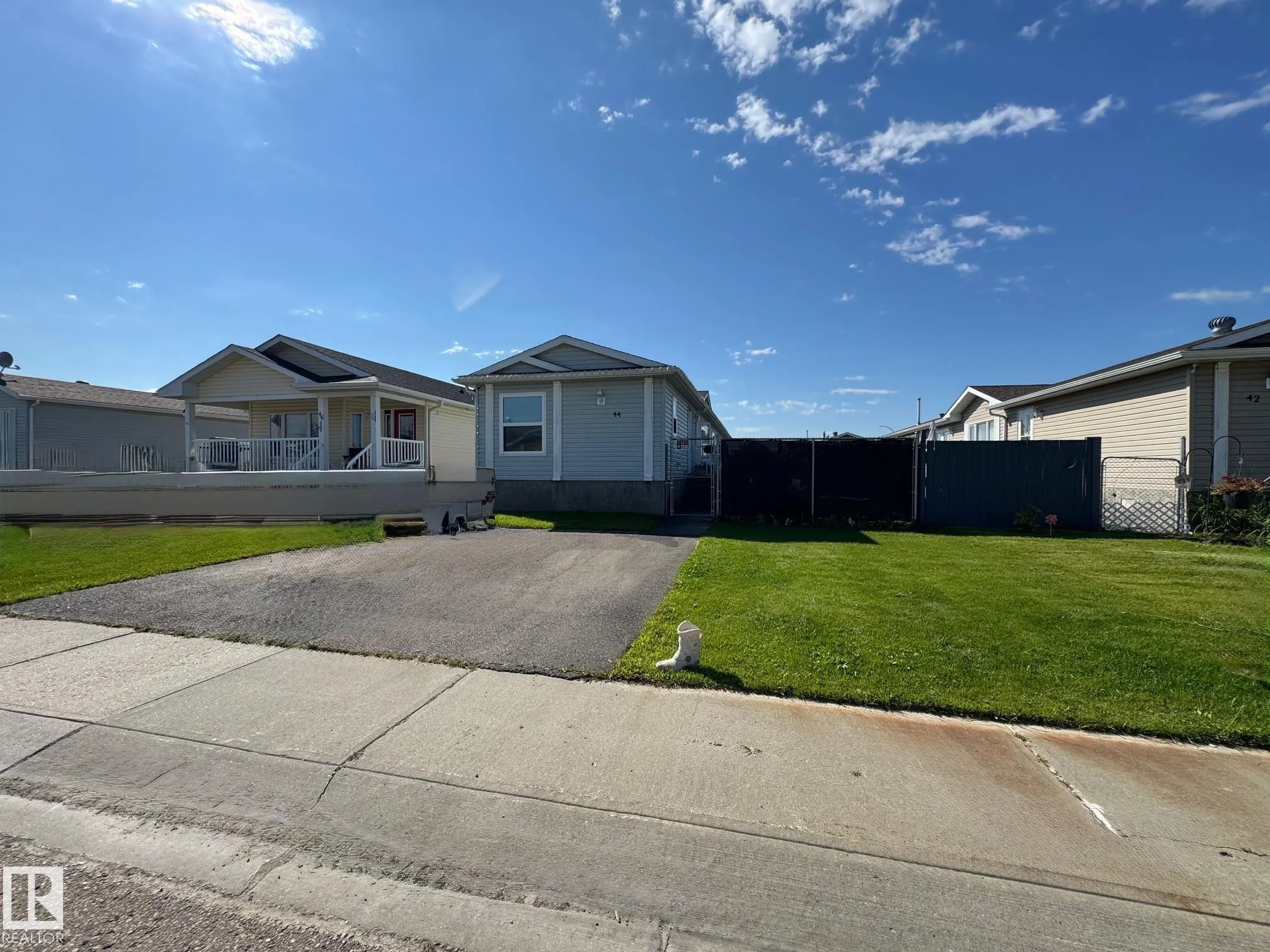 44 JUTLAND Crescent