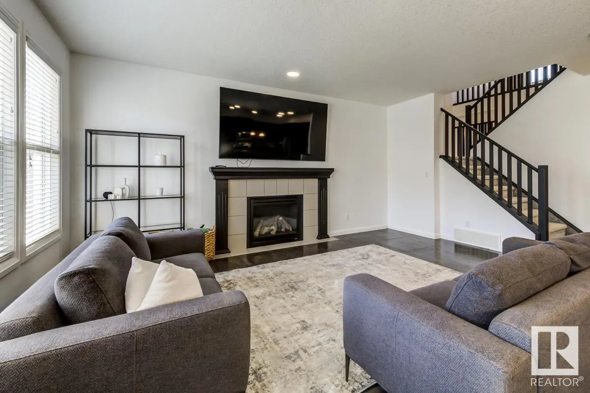 148 BECKER Crescent