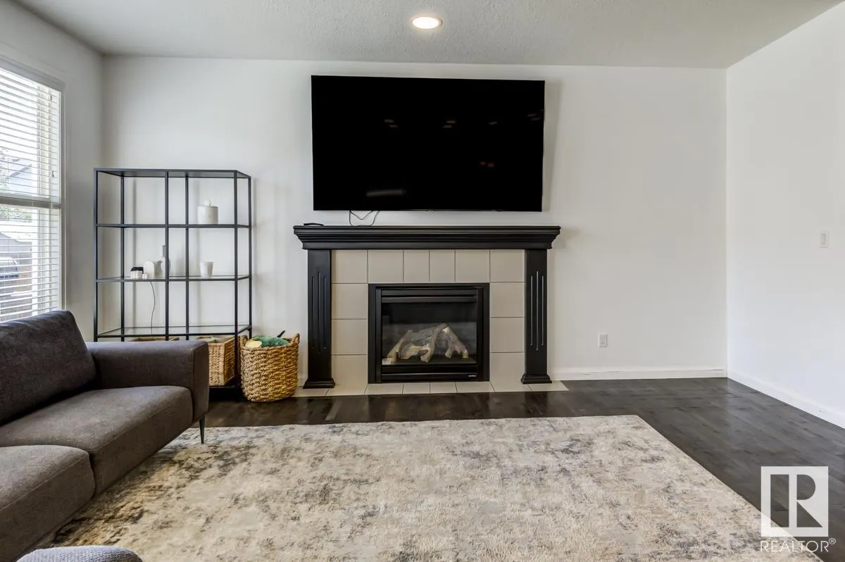 148 BECKER Crescent