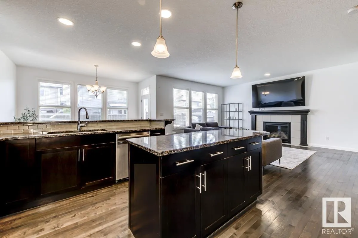 148 BECKER Crescent