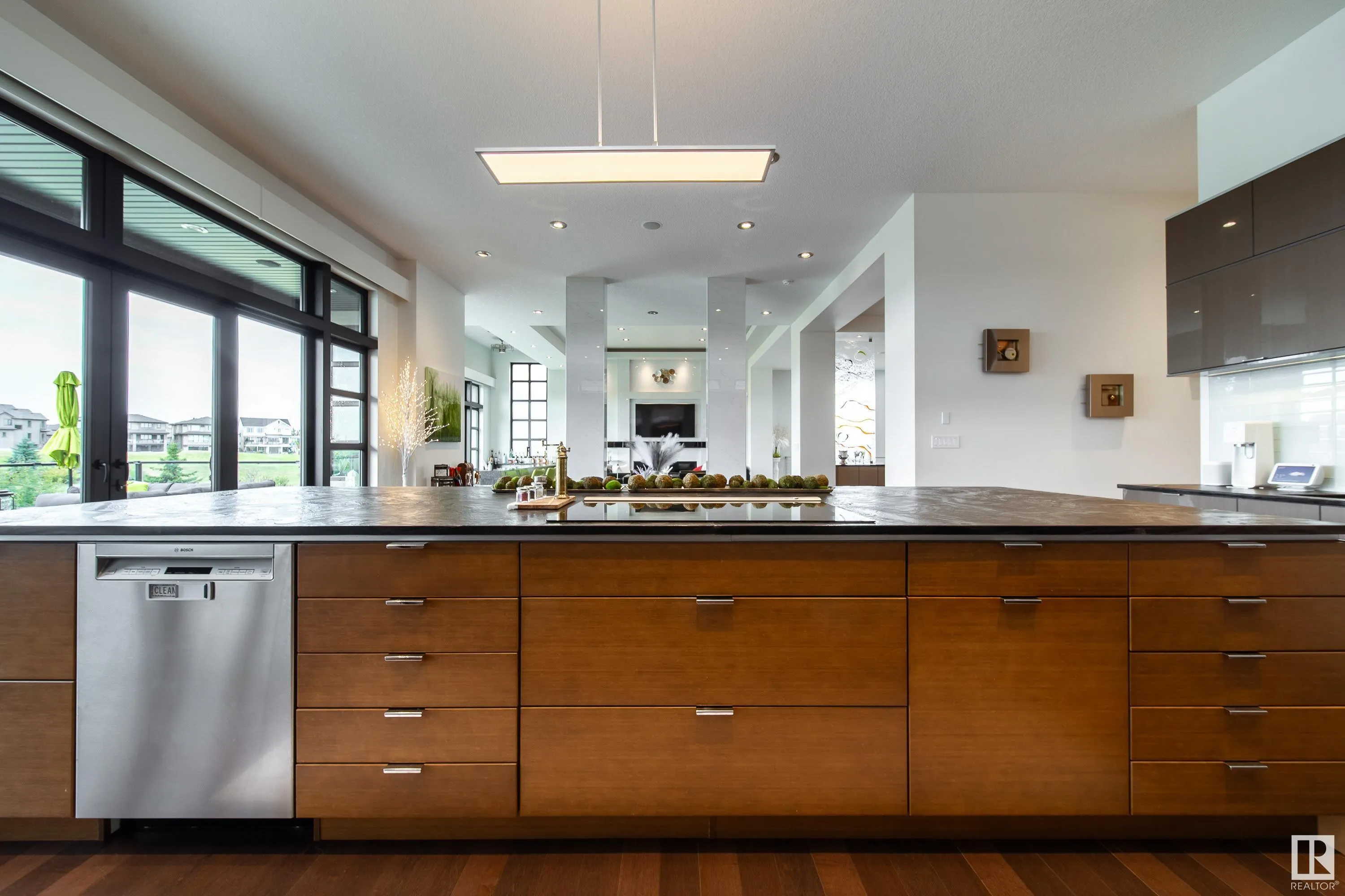 622 HOWATT Drive
