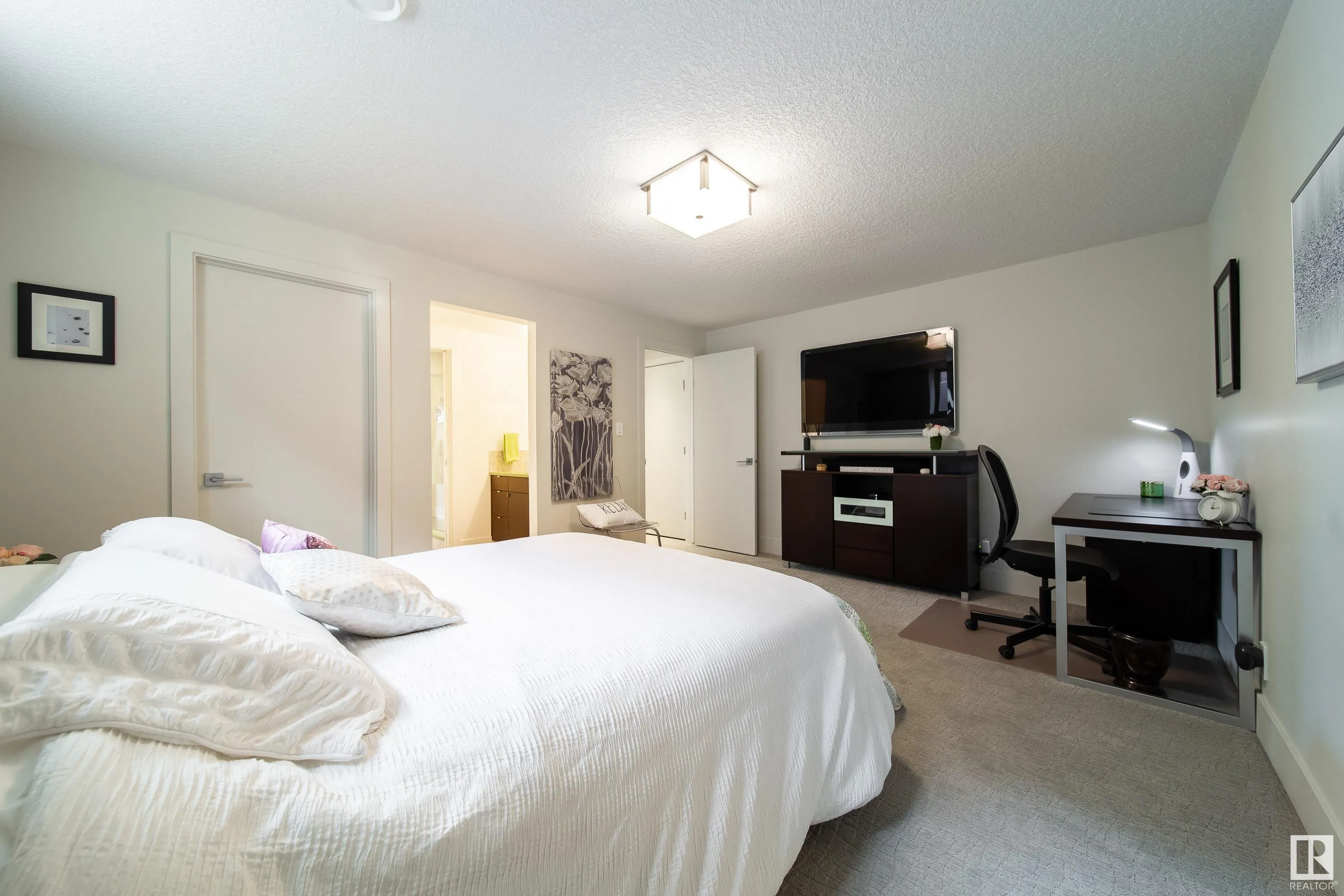 622 HOWATT Drive