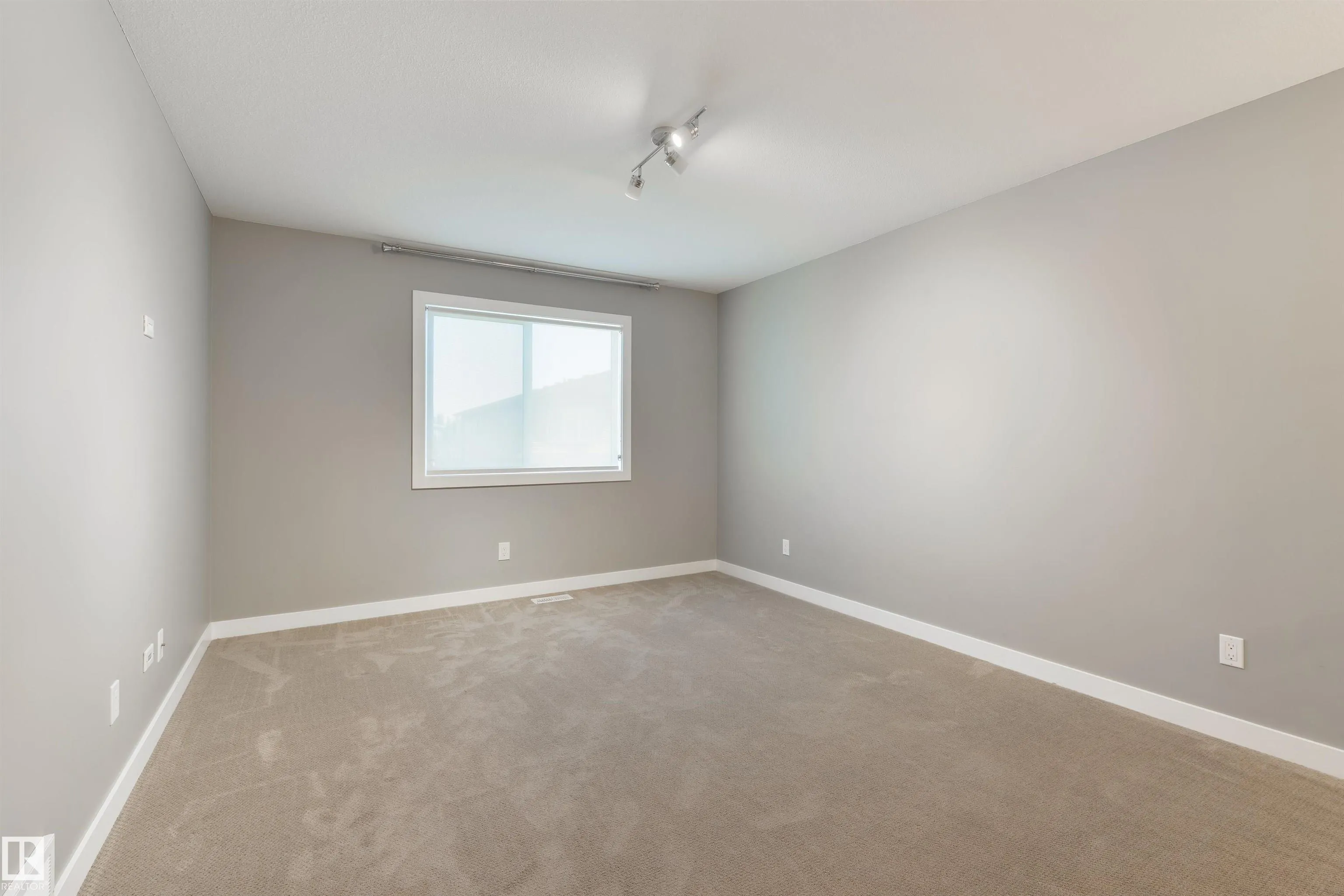2328 WARE Crescent