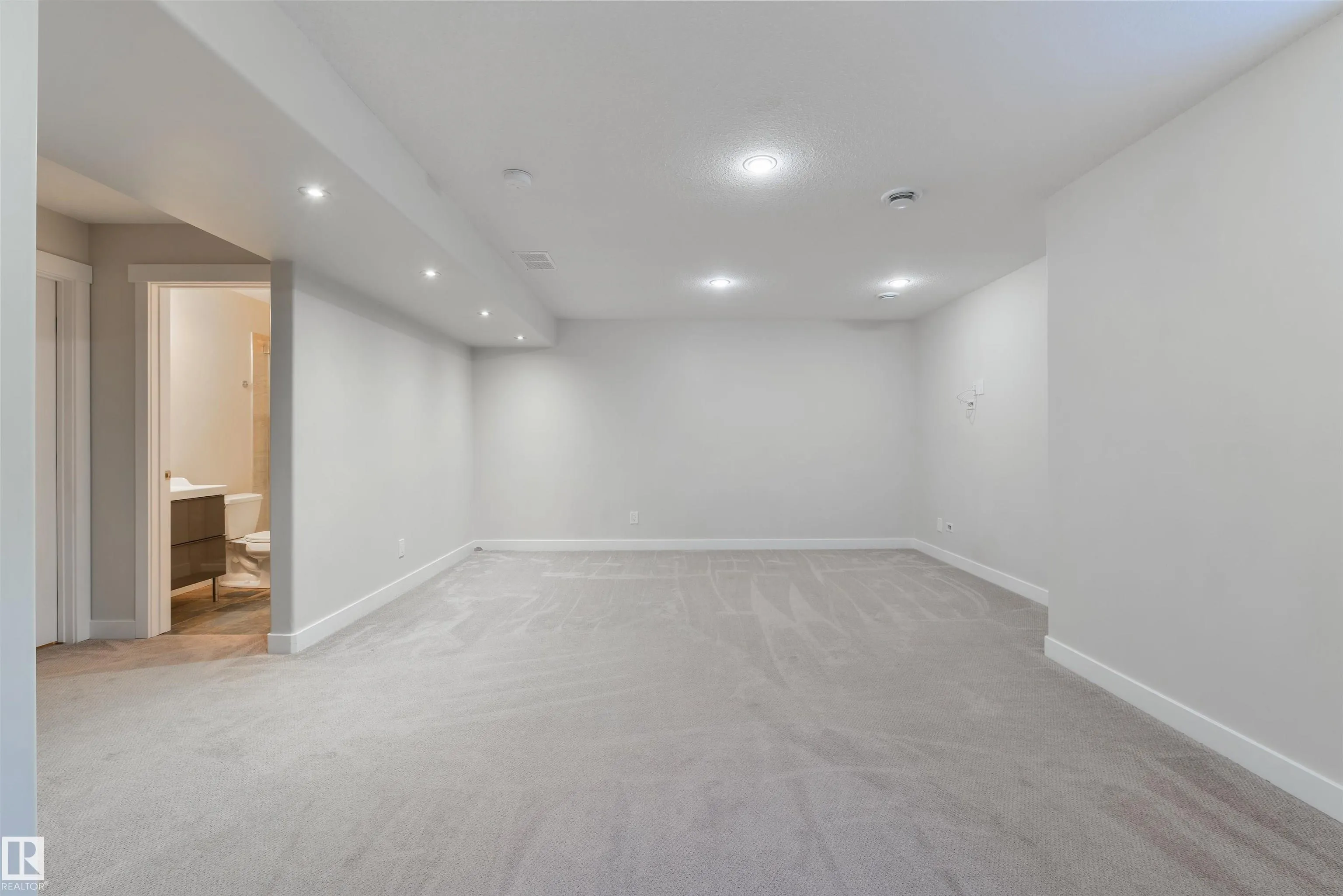 2328 WARE Crescent