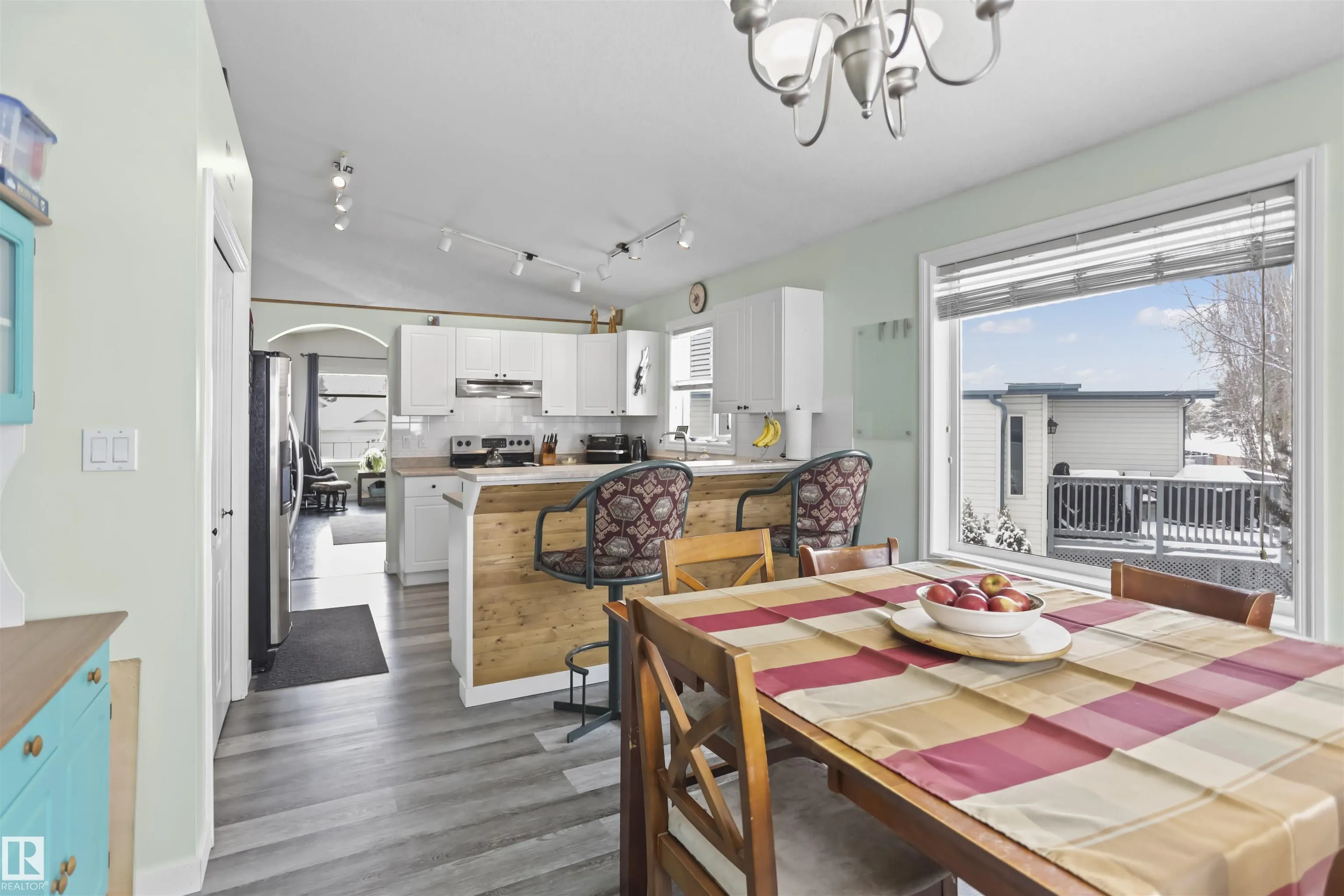 606 KANANASKIS Place