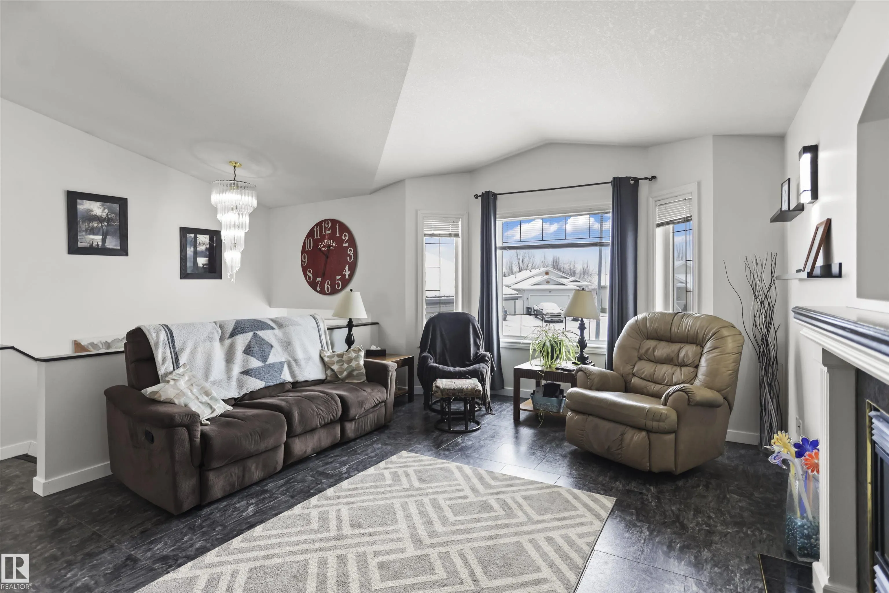 606 KANANASKIS Place