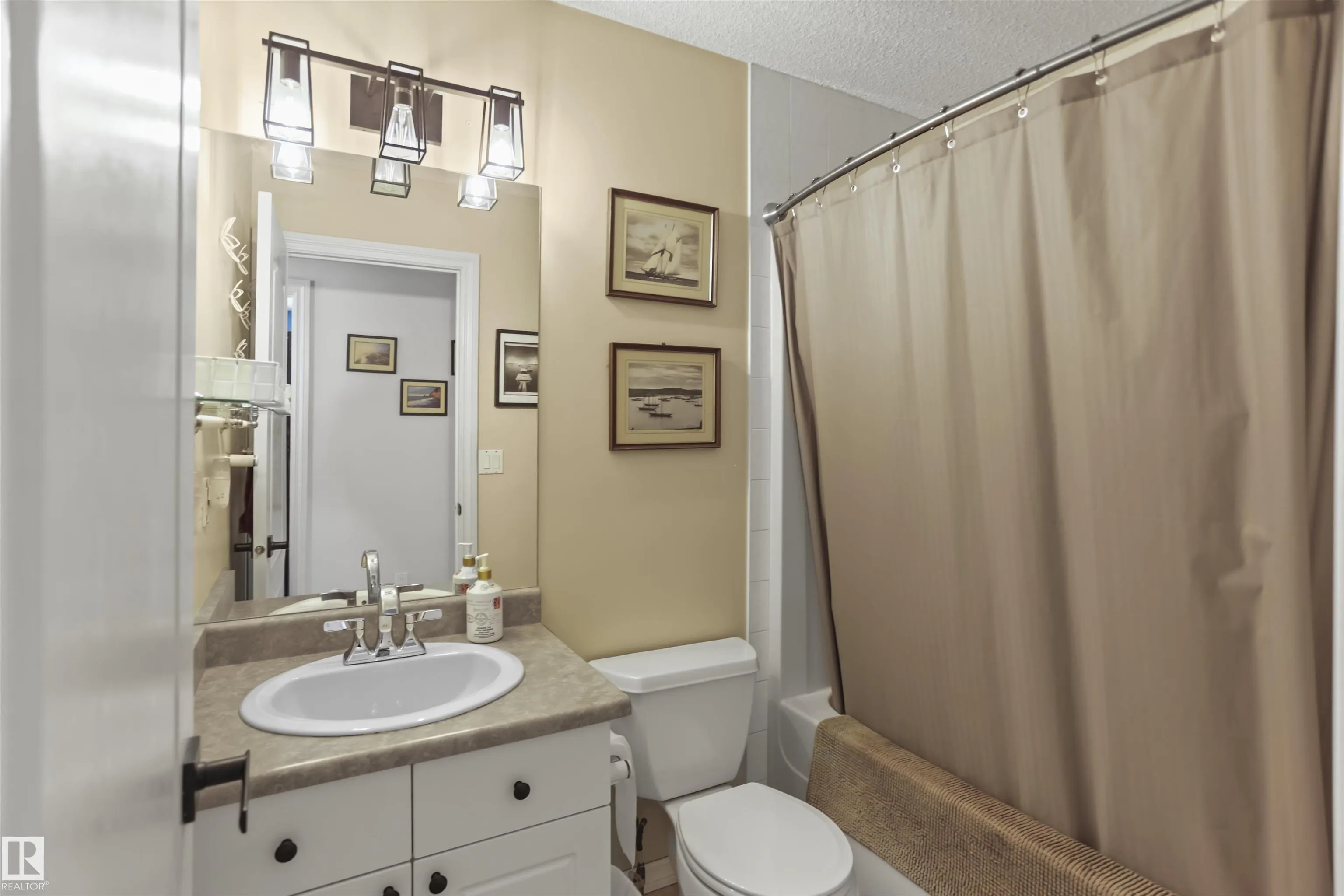 606 KANANASKIS Place