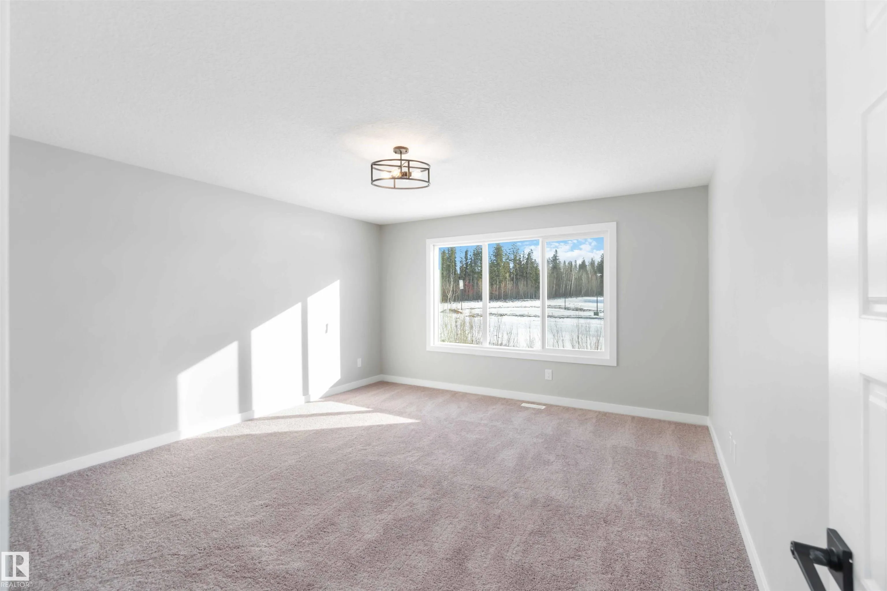 24 Meadowbrook Way