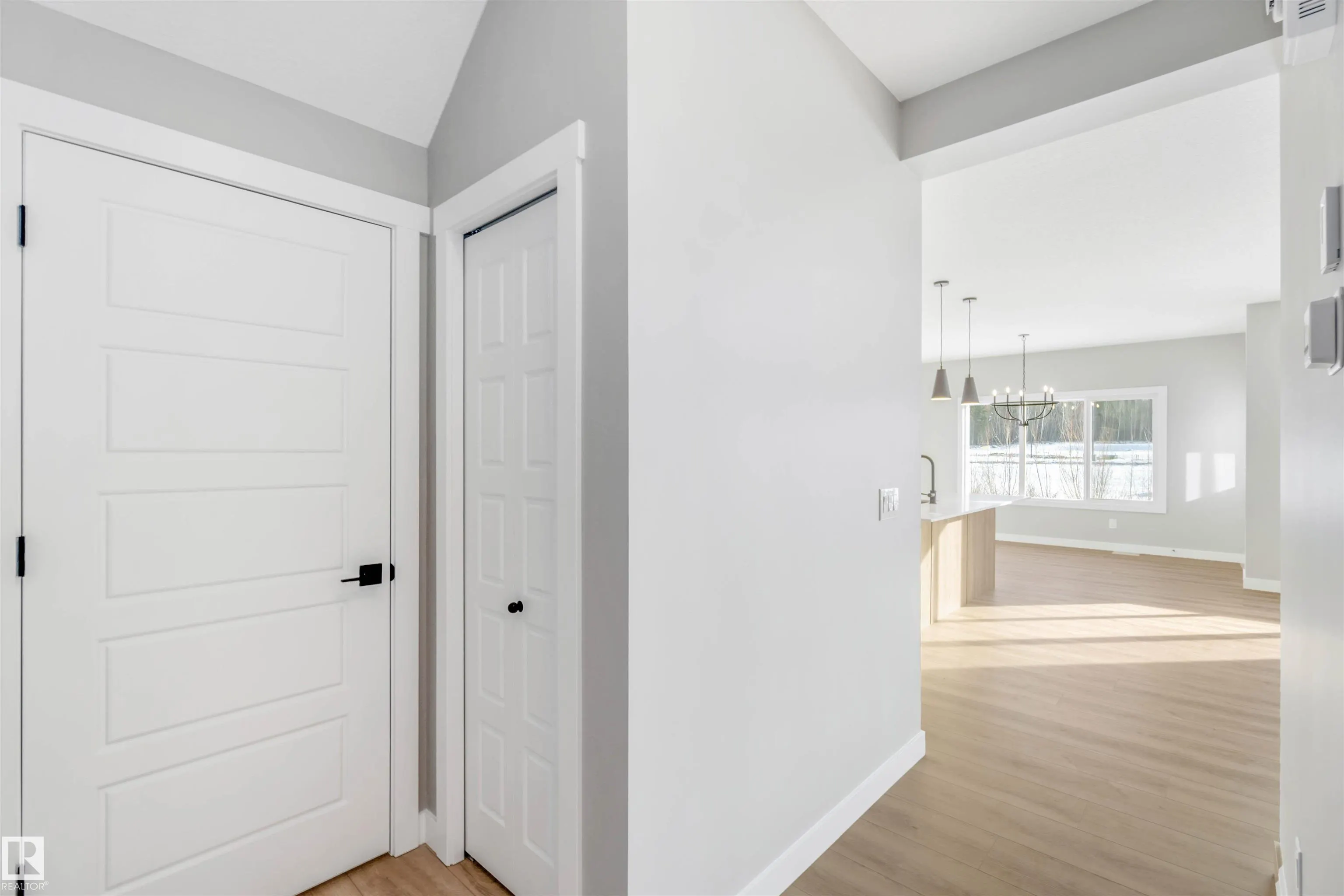 24 Meadowbrook Way