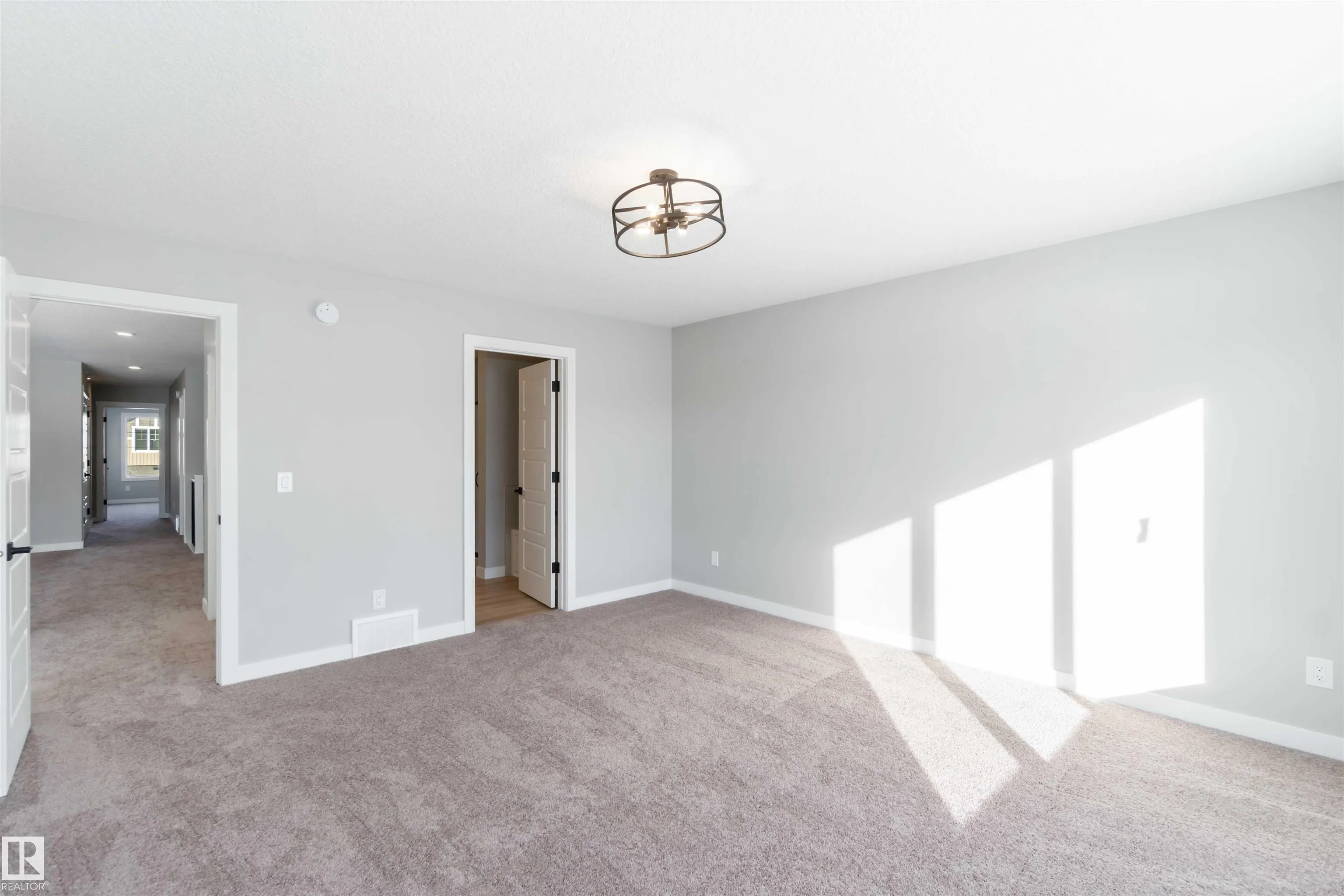 24 Meadowbrook Way