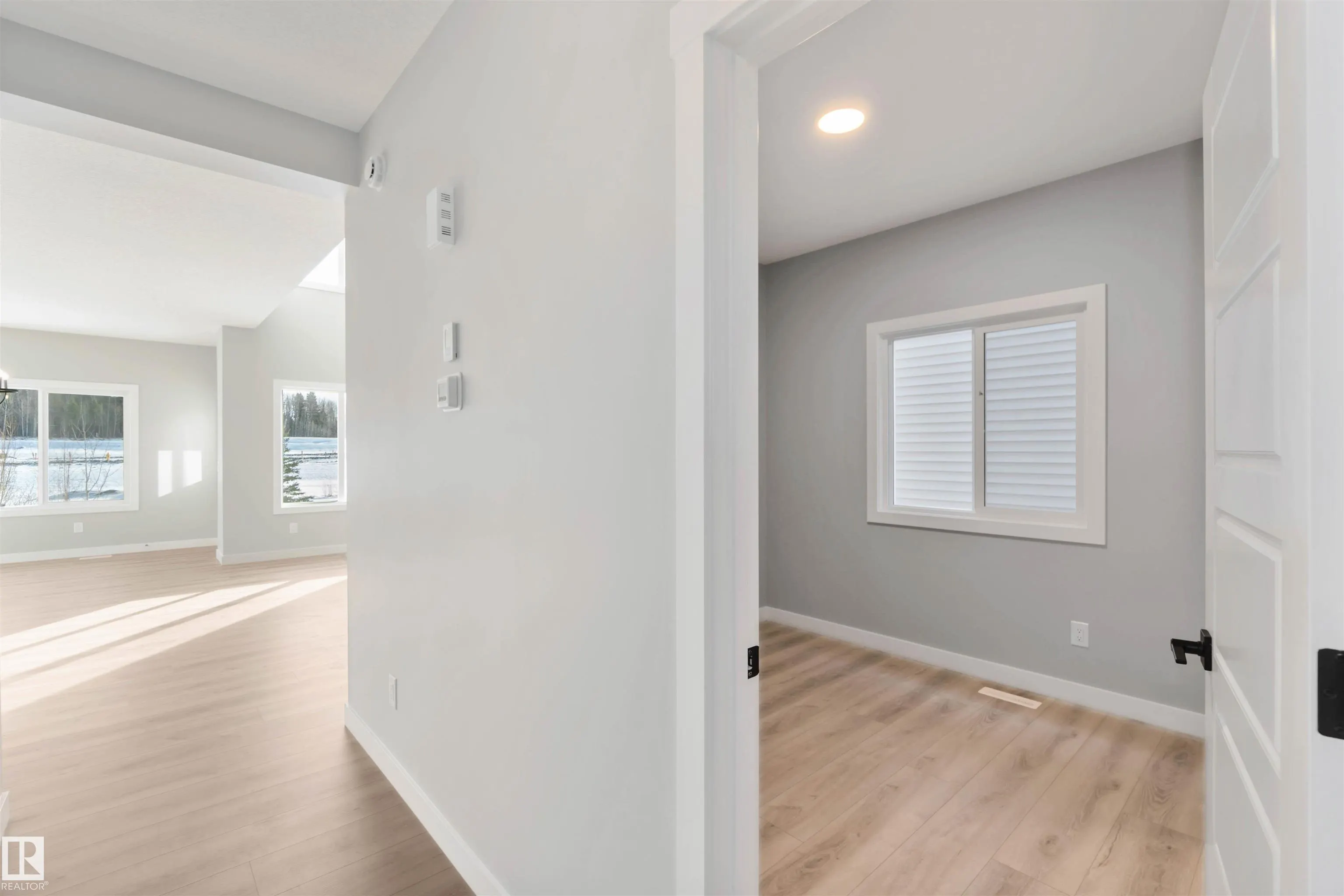 24 Meadowbrook Way