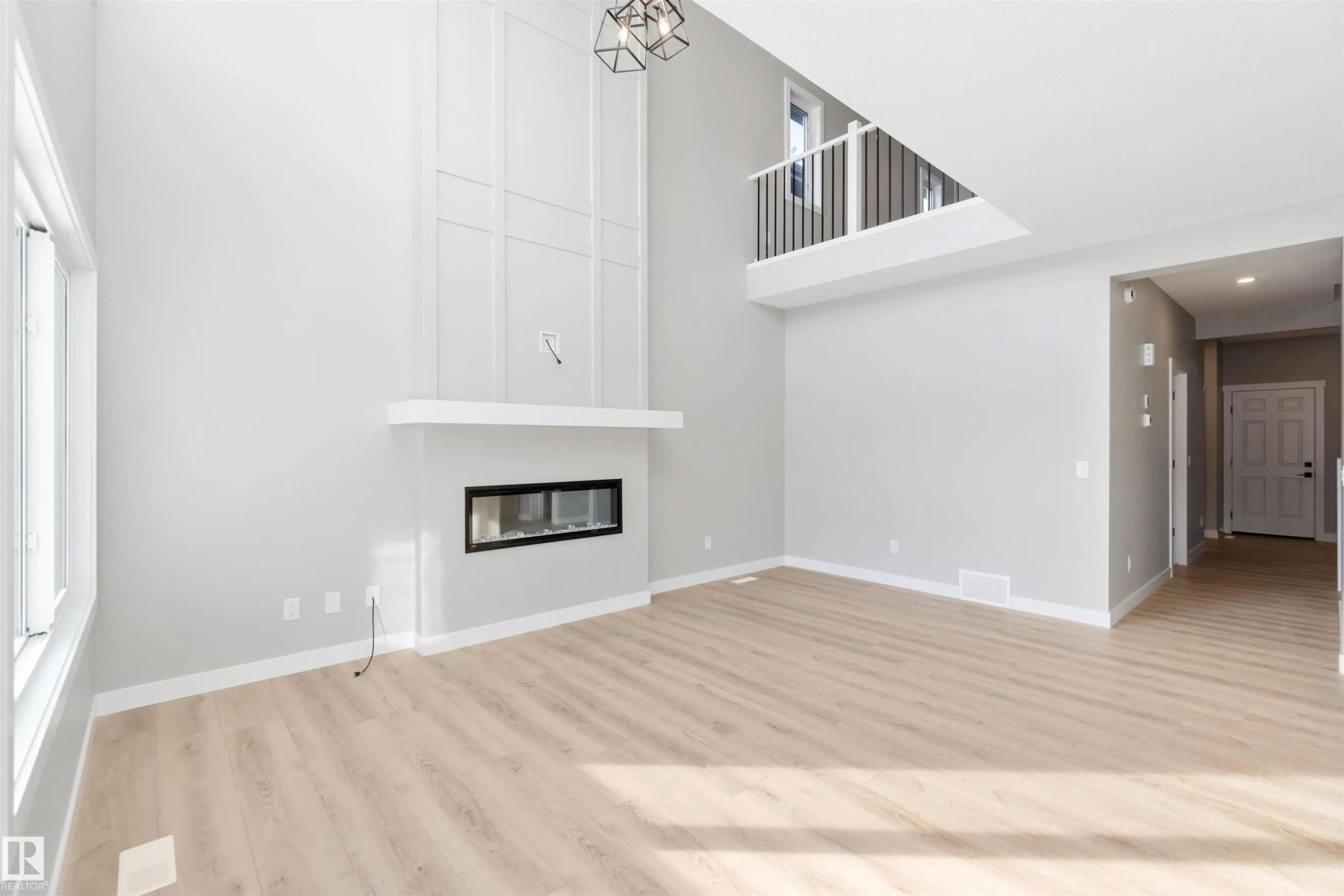 24 Meadowbrook Way