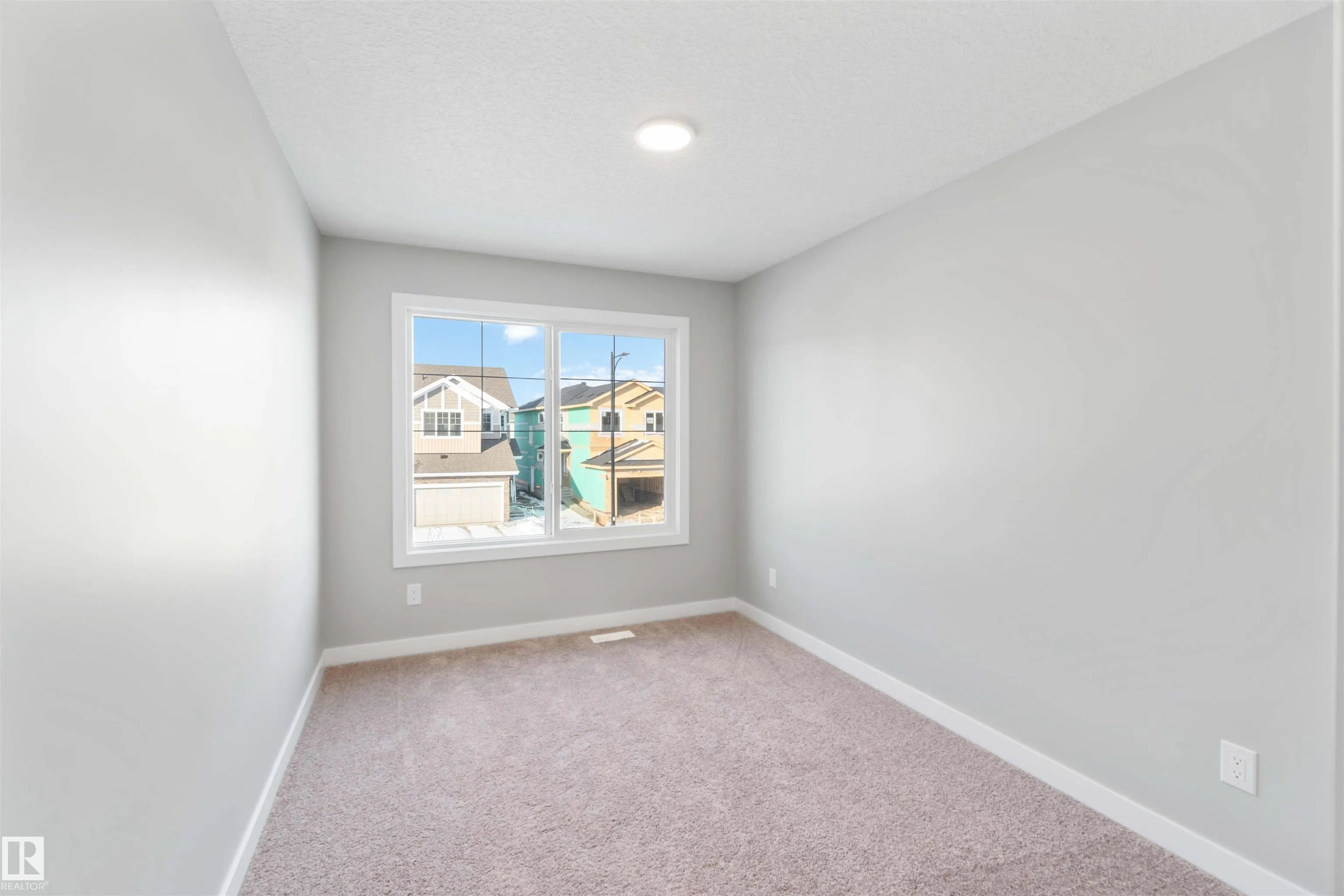 24 Meadowbrook Way