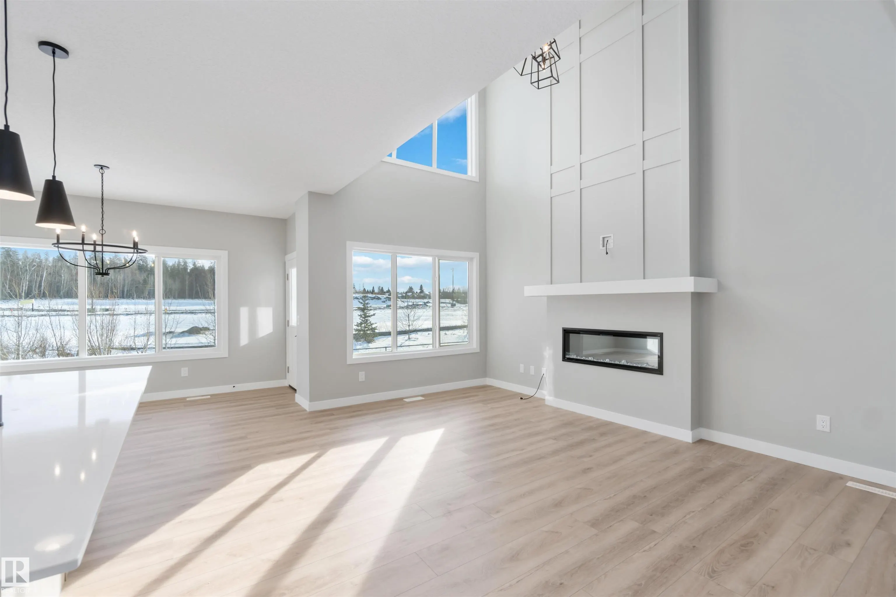 24 Meadowbrook Way