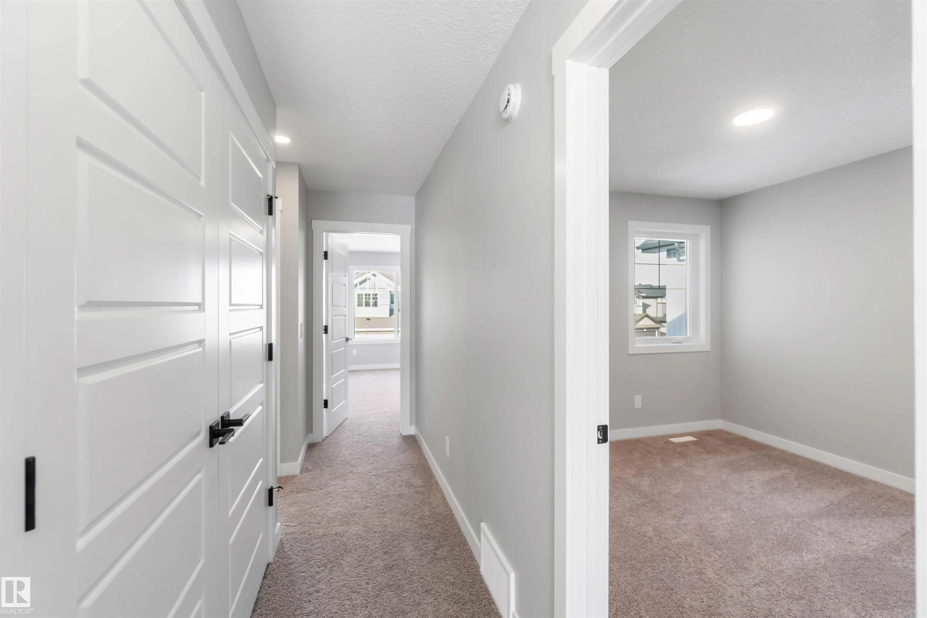 24 Meadowbrook Way