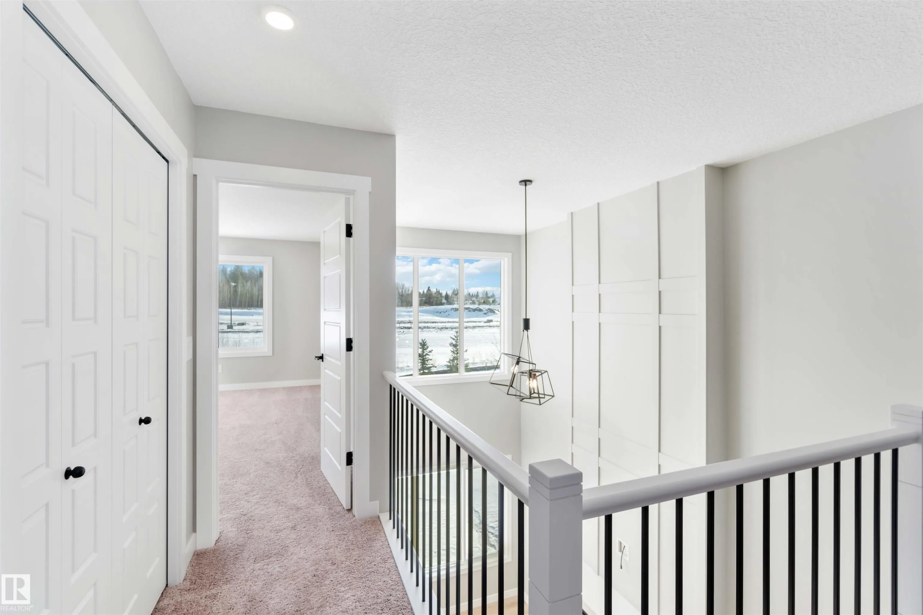 24 Meadowbrook Way