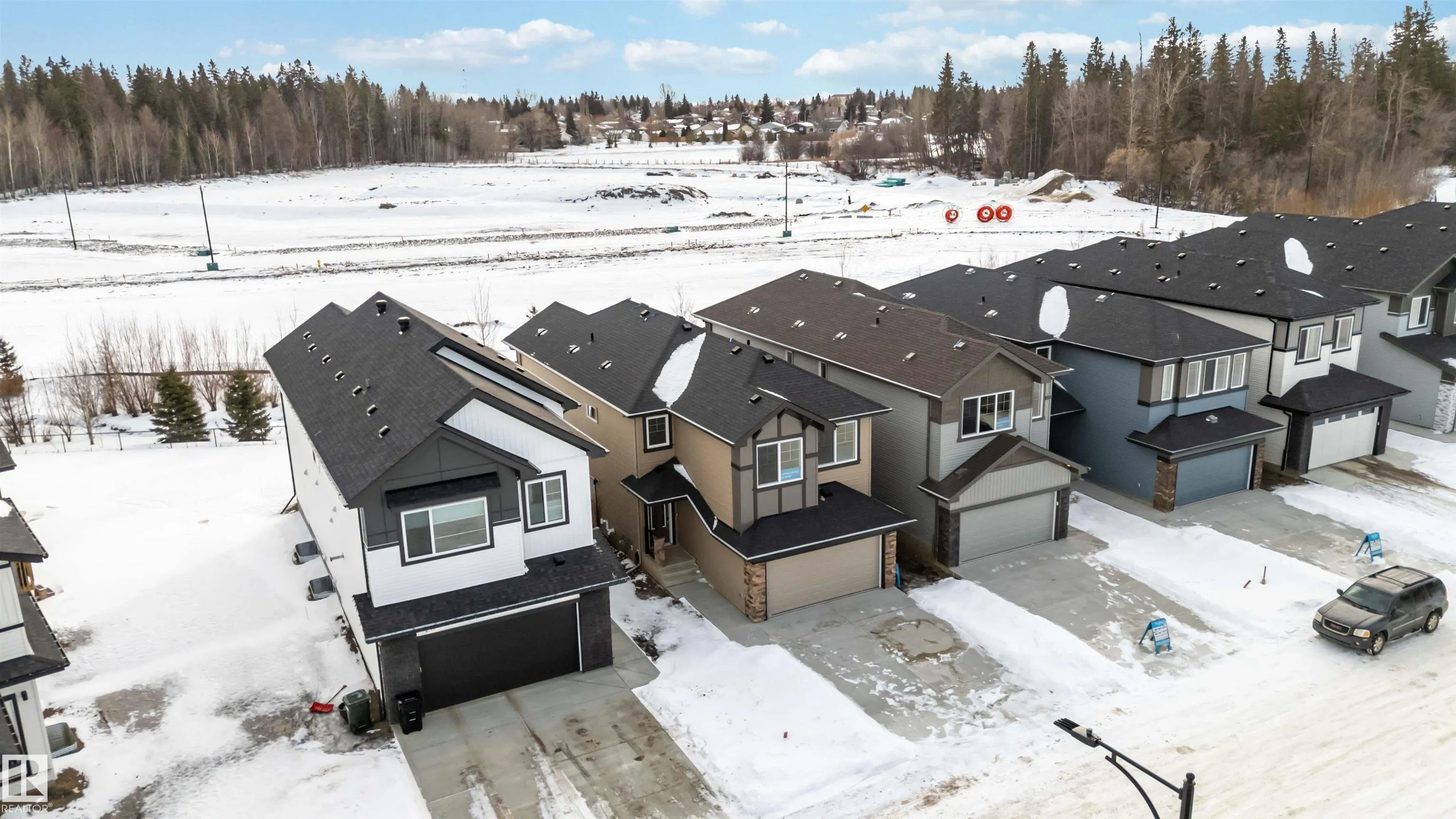 24 Meadowbrook Way