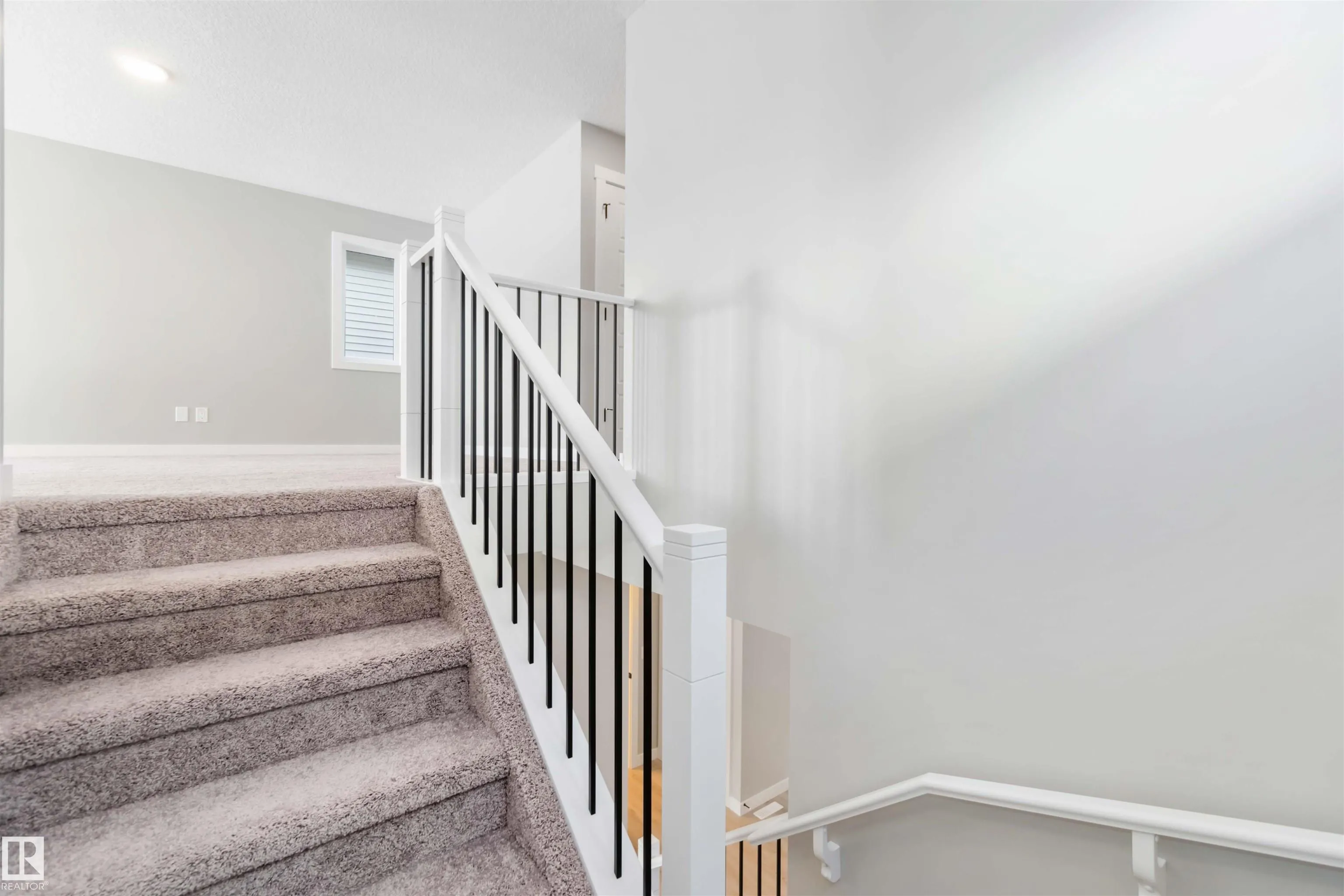 24 Meadowbrook Way