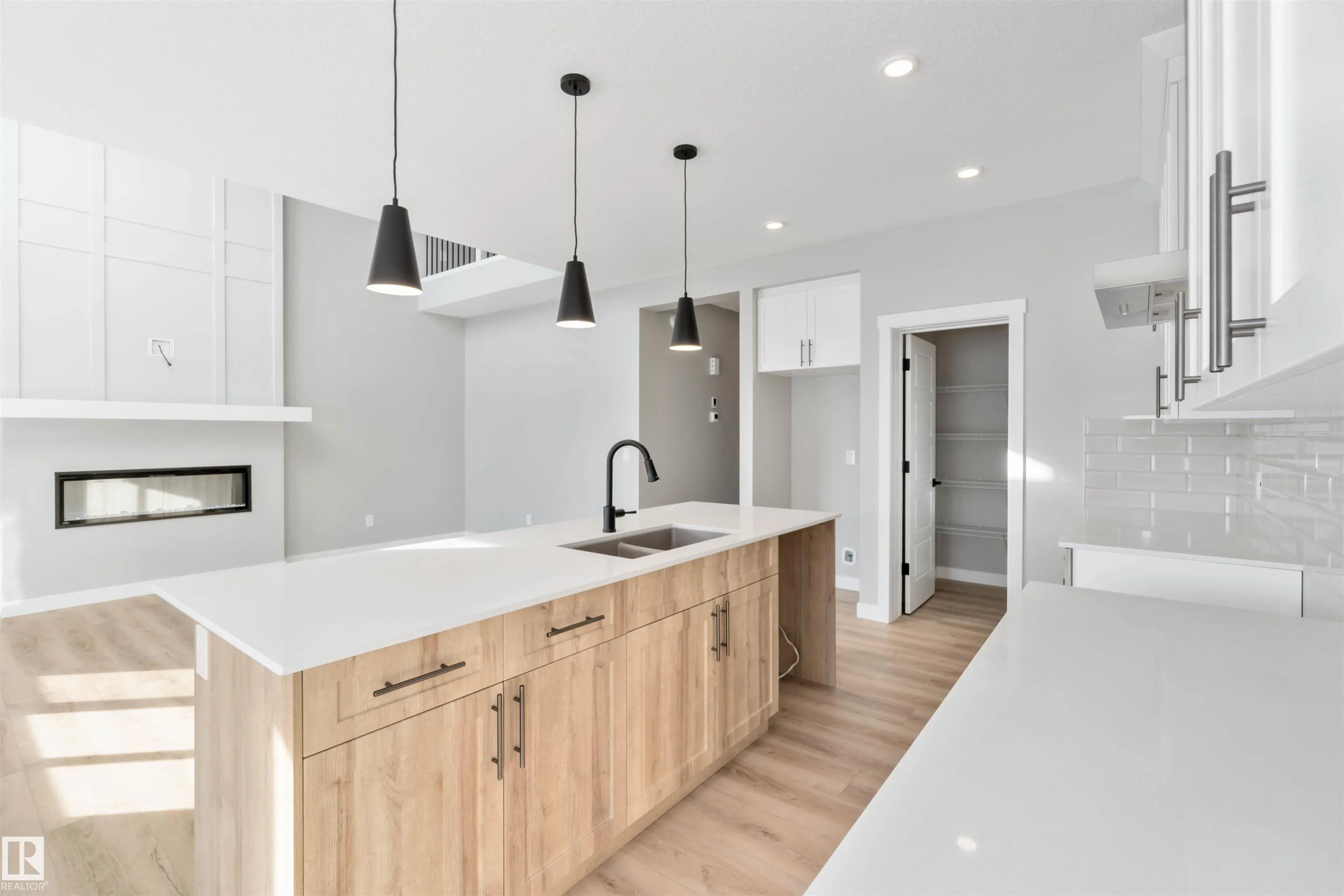 24 Meadowbrook Way