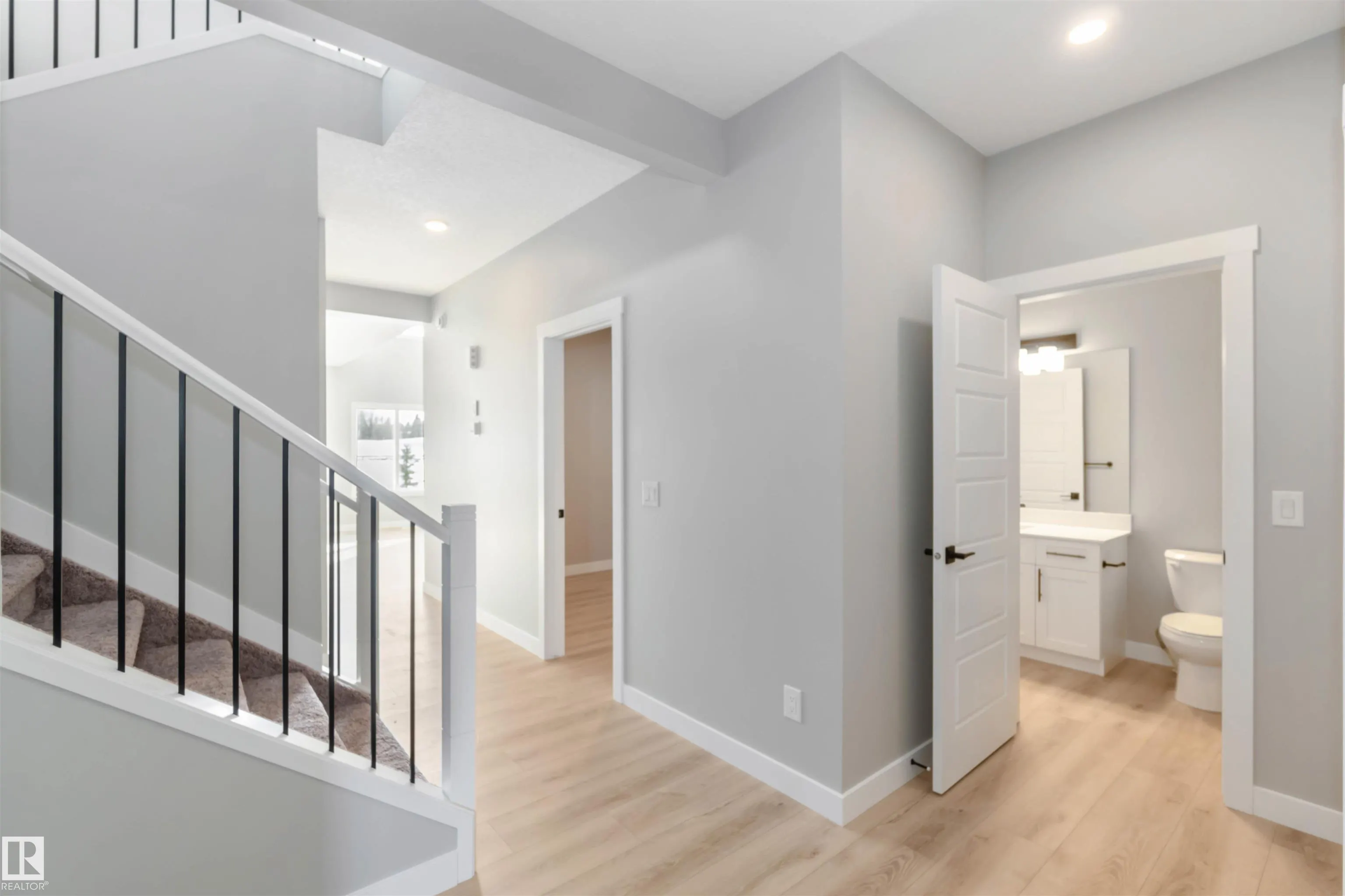 24 Meadowbrook Way