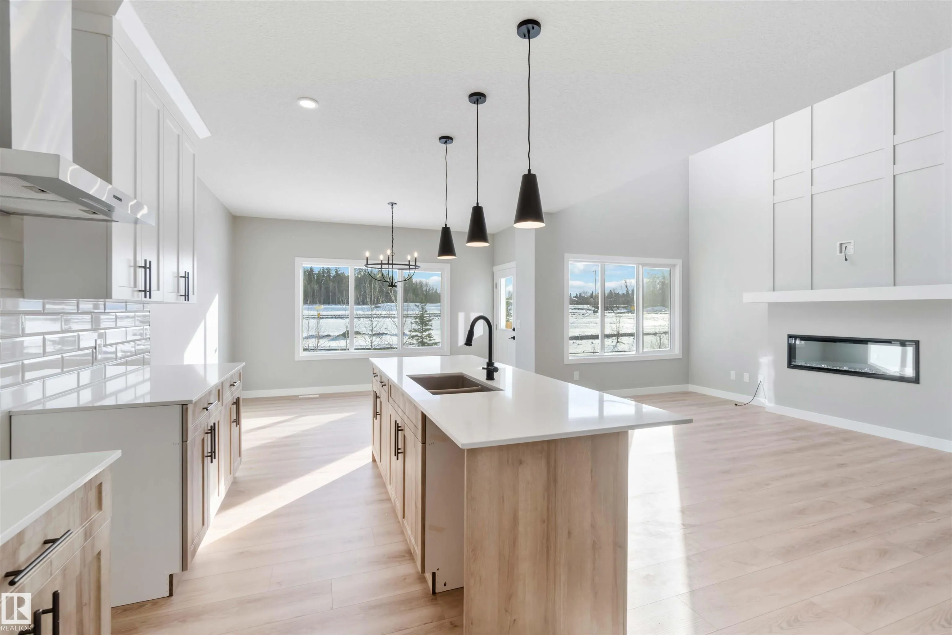 24 Meadowbrook Way