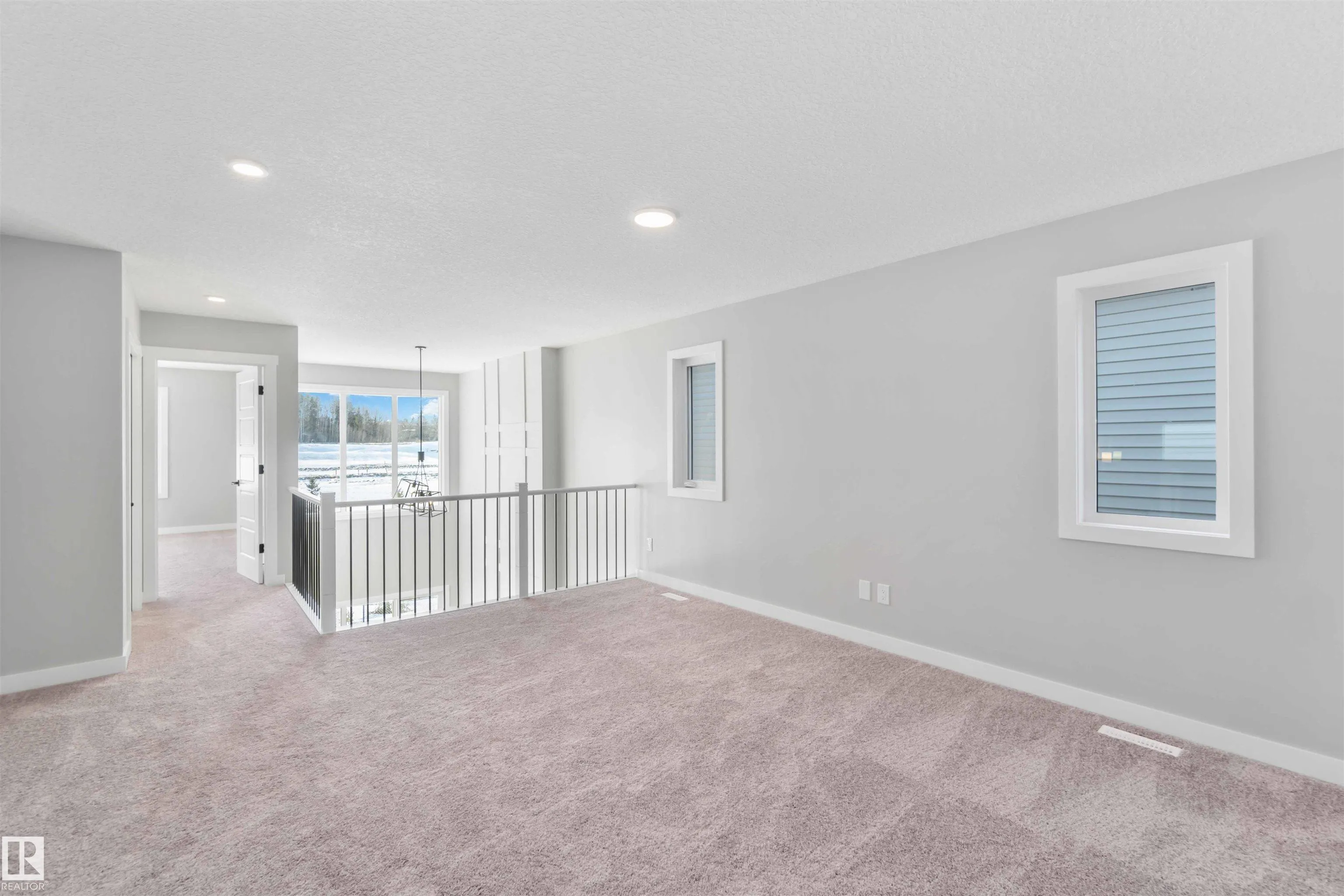 24 Meadowbrook Way