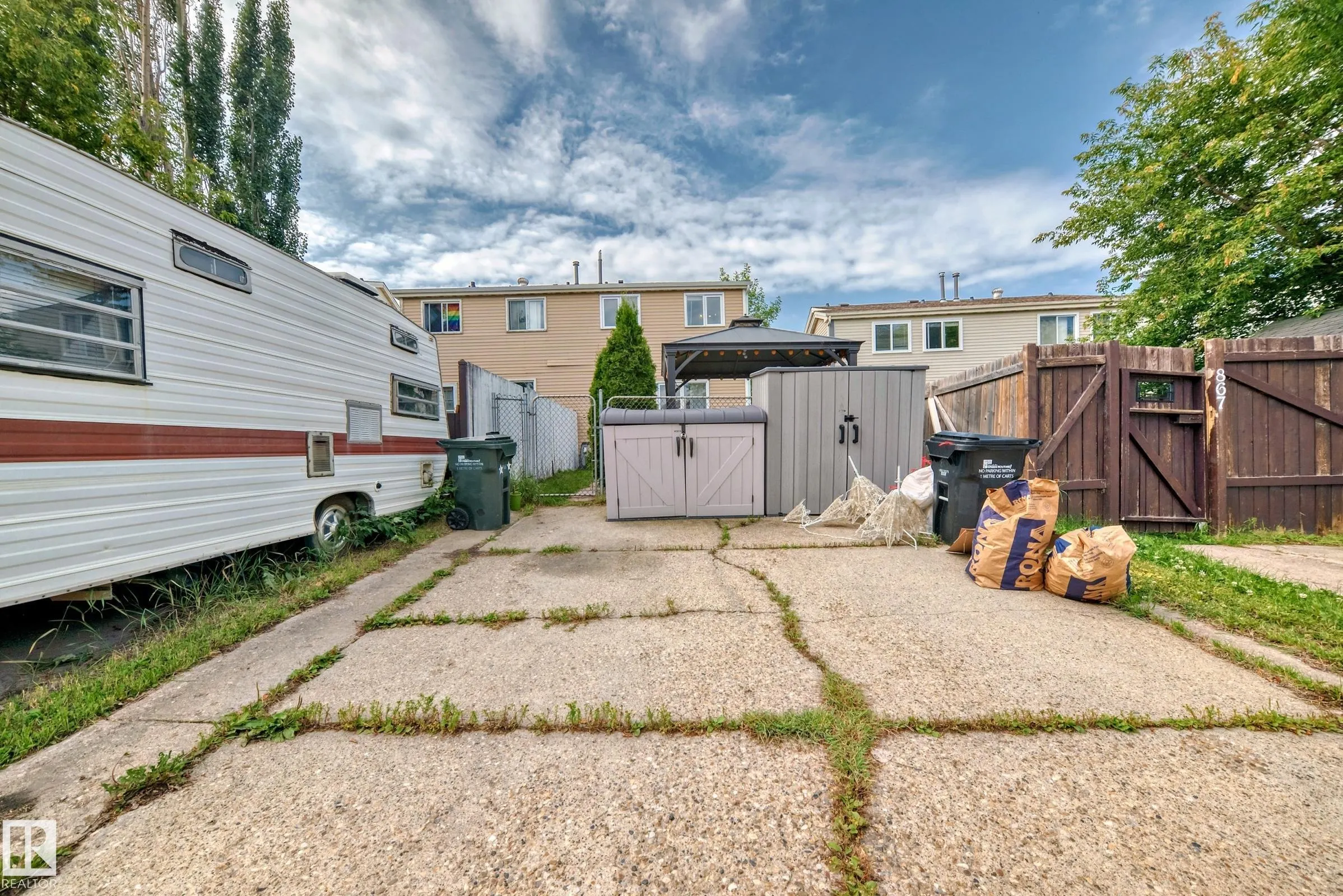869 VILLAGE Mews