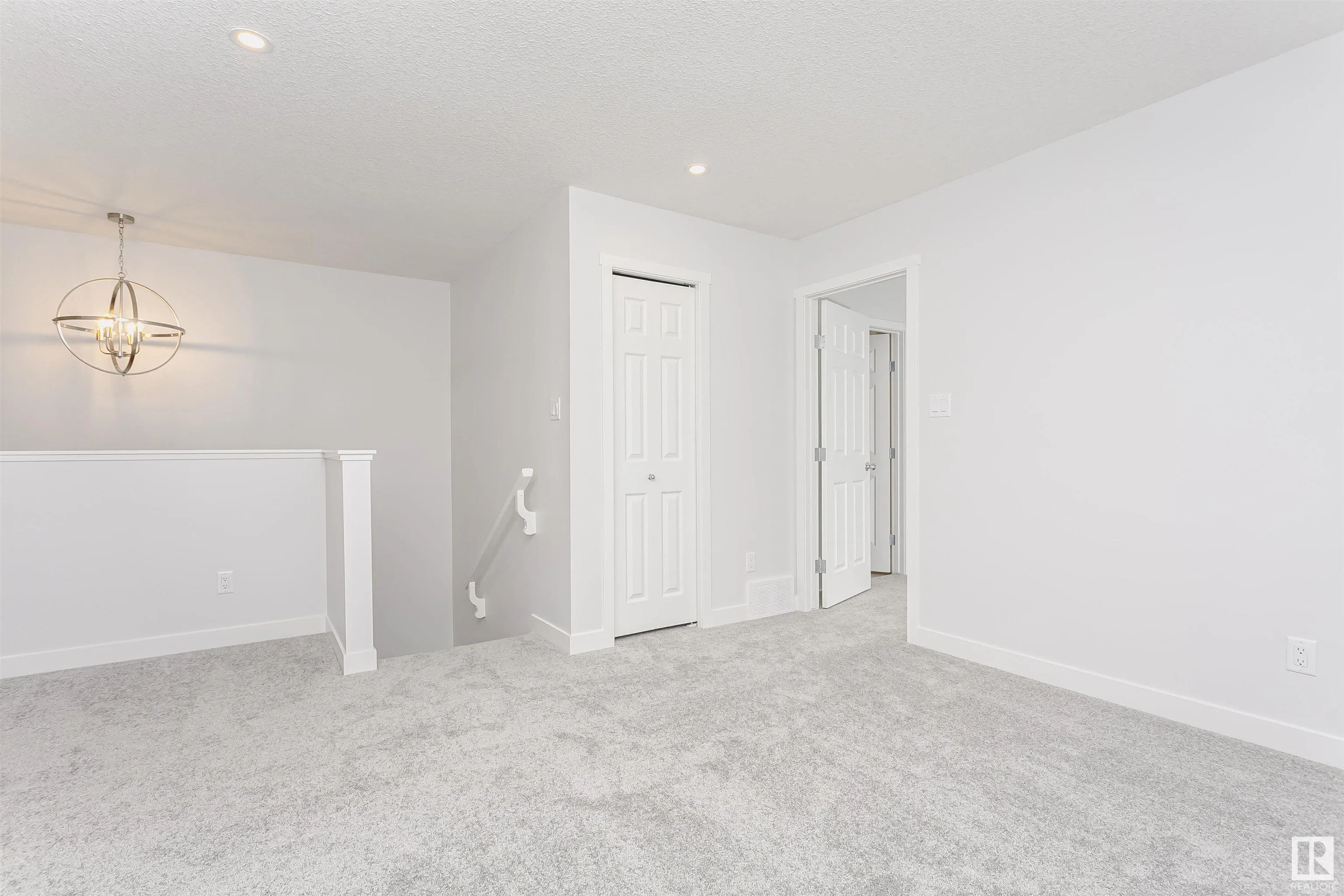9564 CARSON BEND