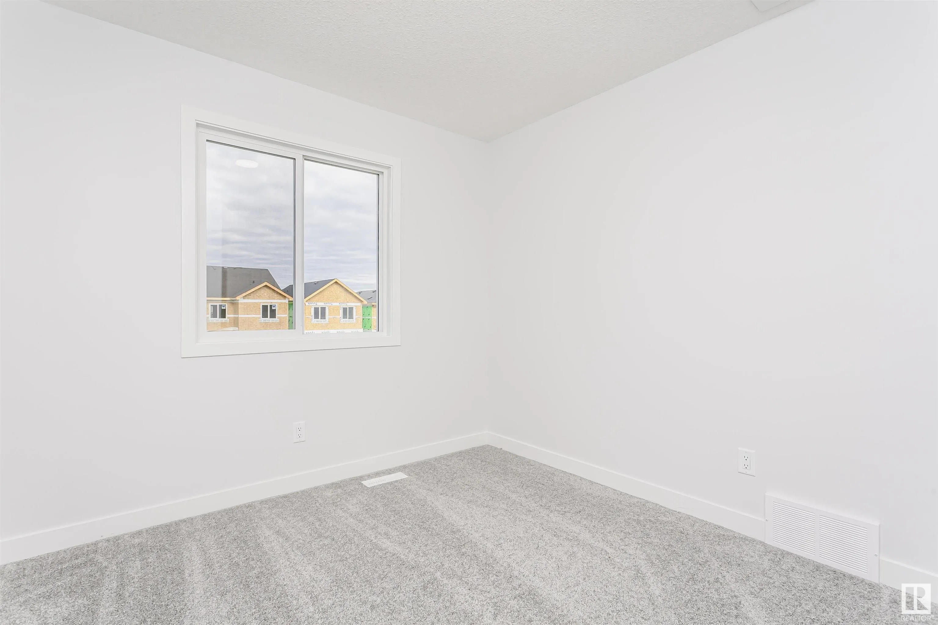 9564 CARSON BEND