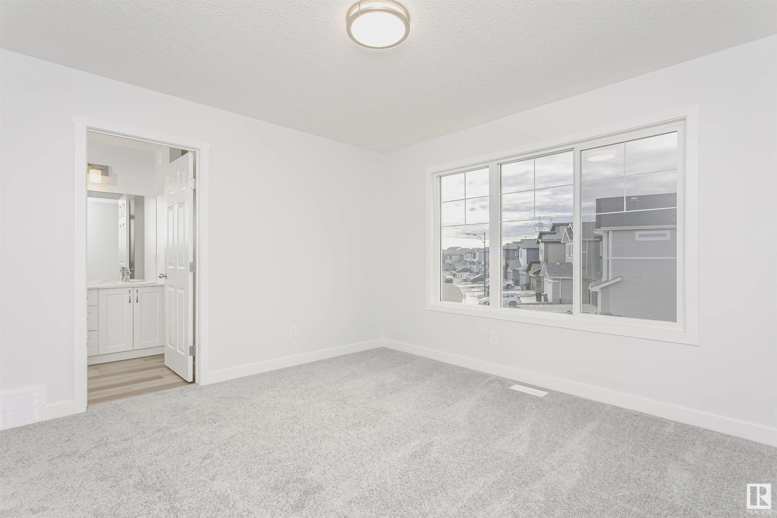 9564 CARSON BEND