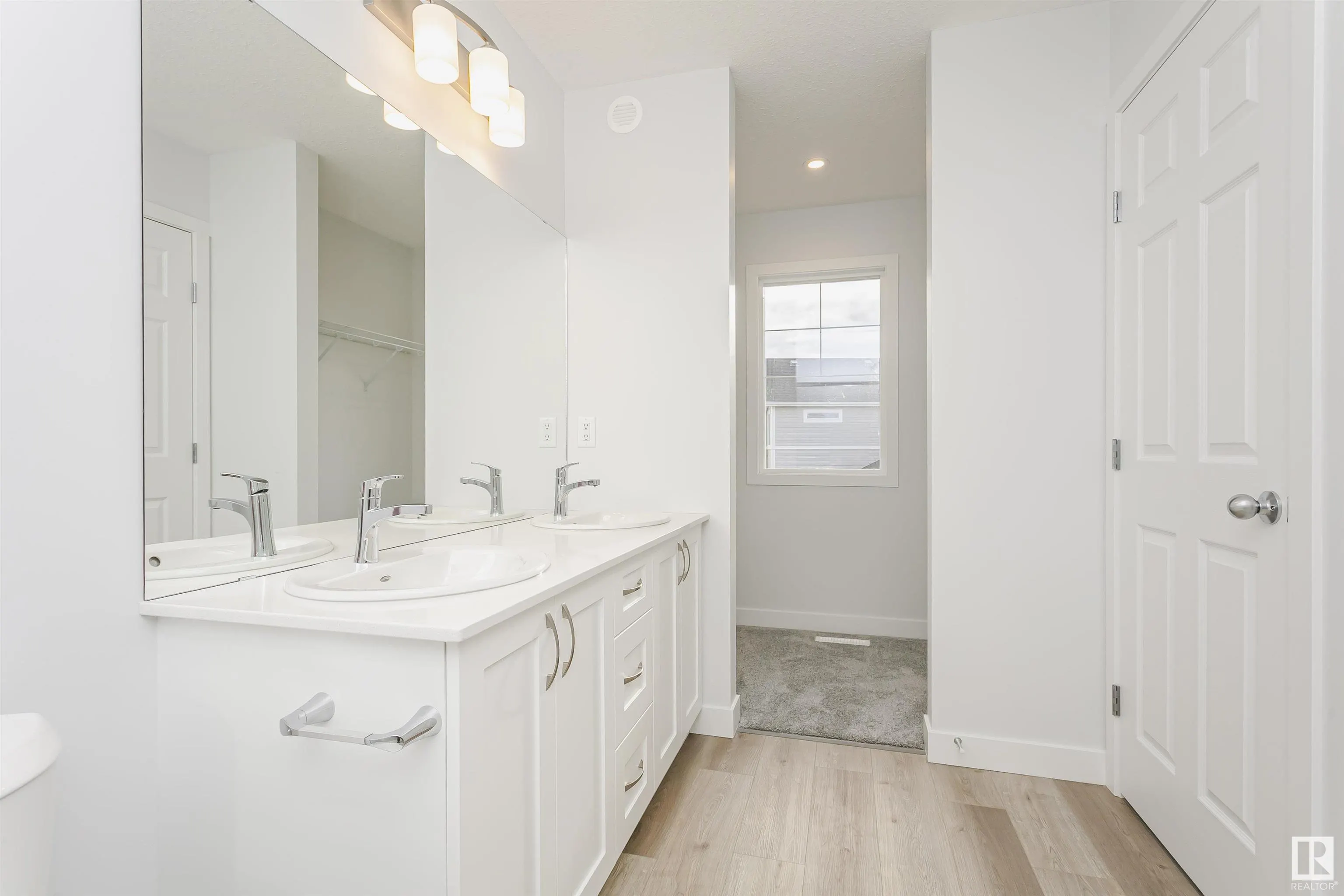 9564 CARSON BEND