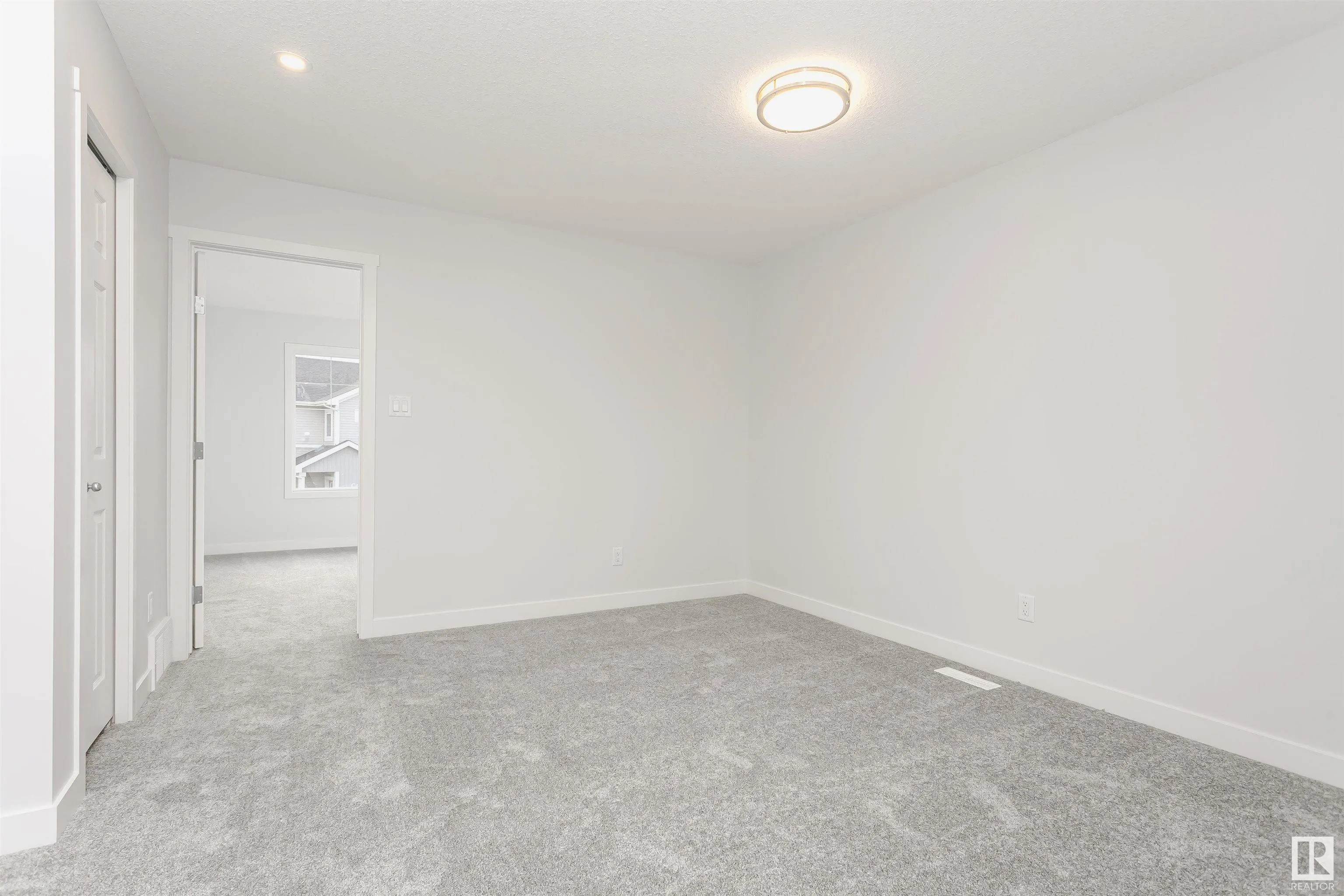 9564 CARSON BEND