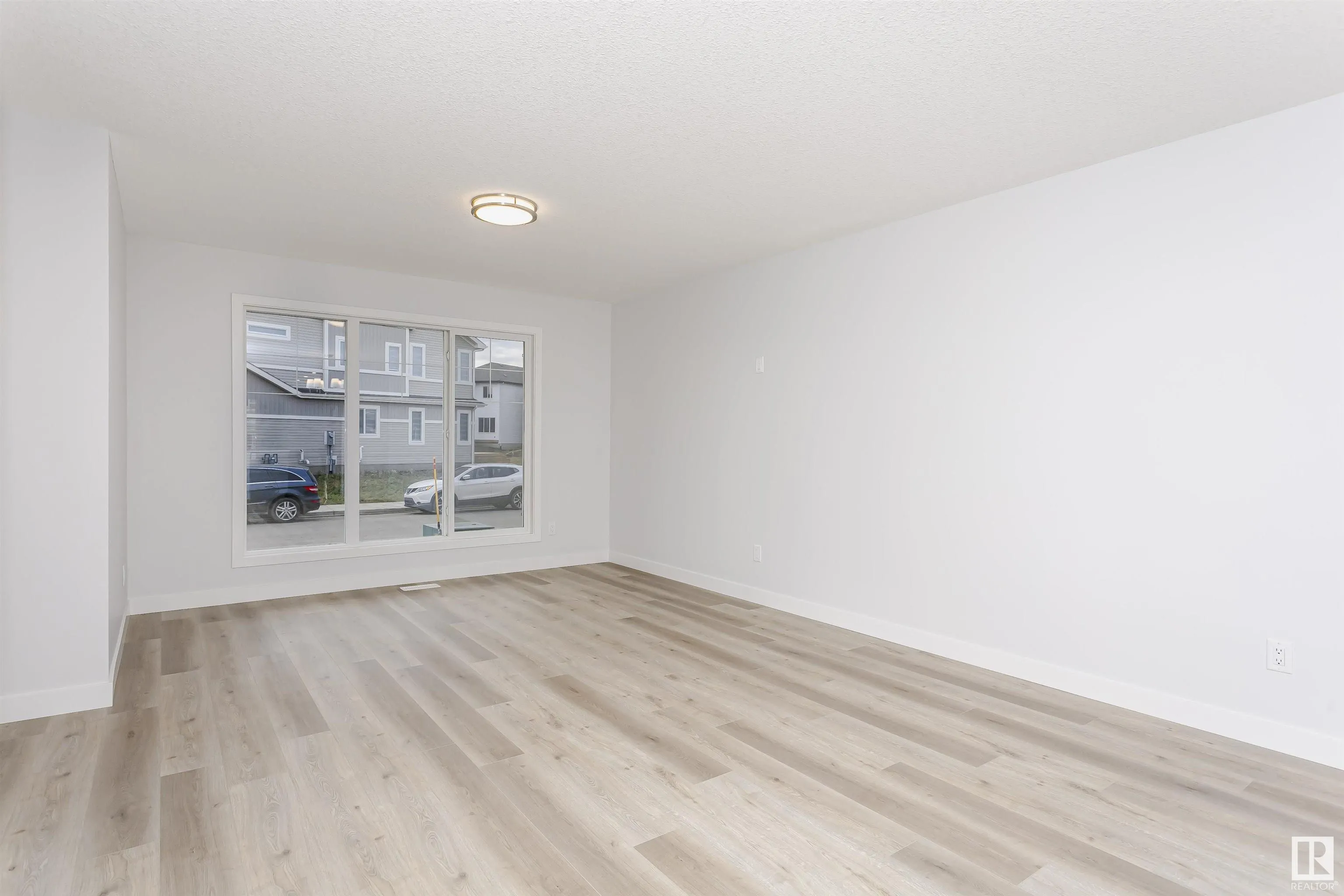 9564 CARSON BEND