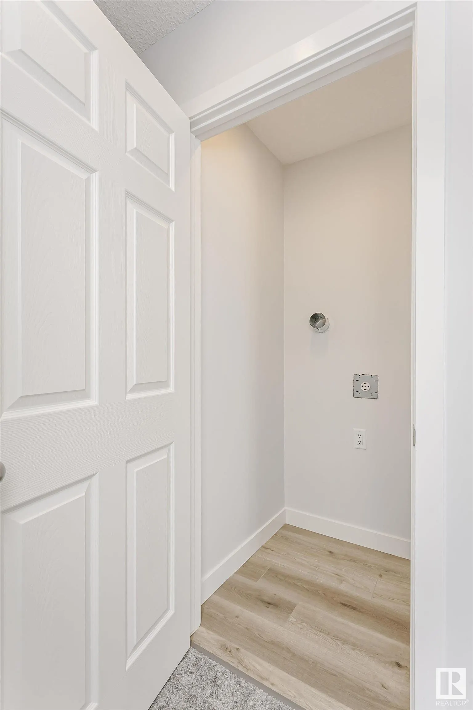 9564 CARSON BEND